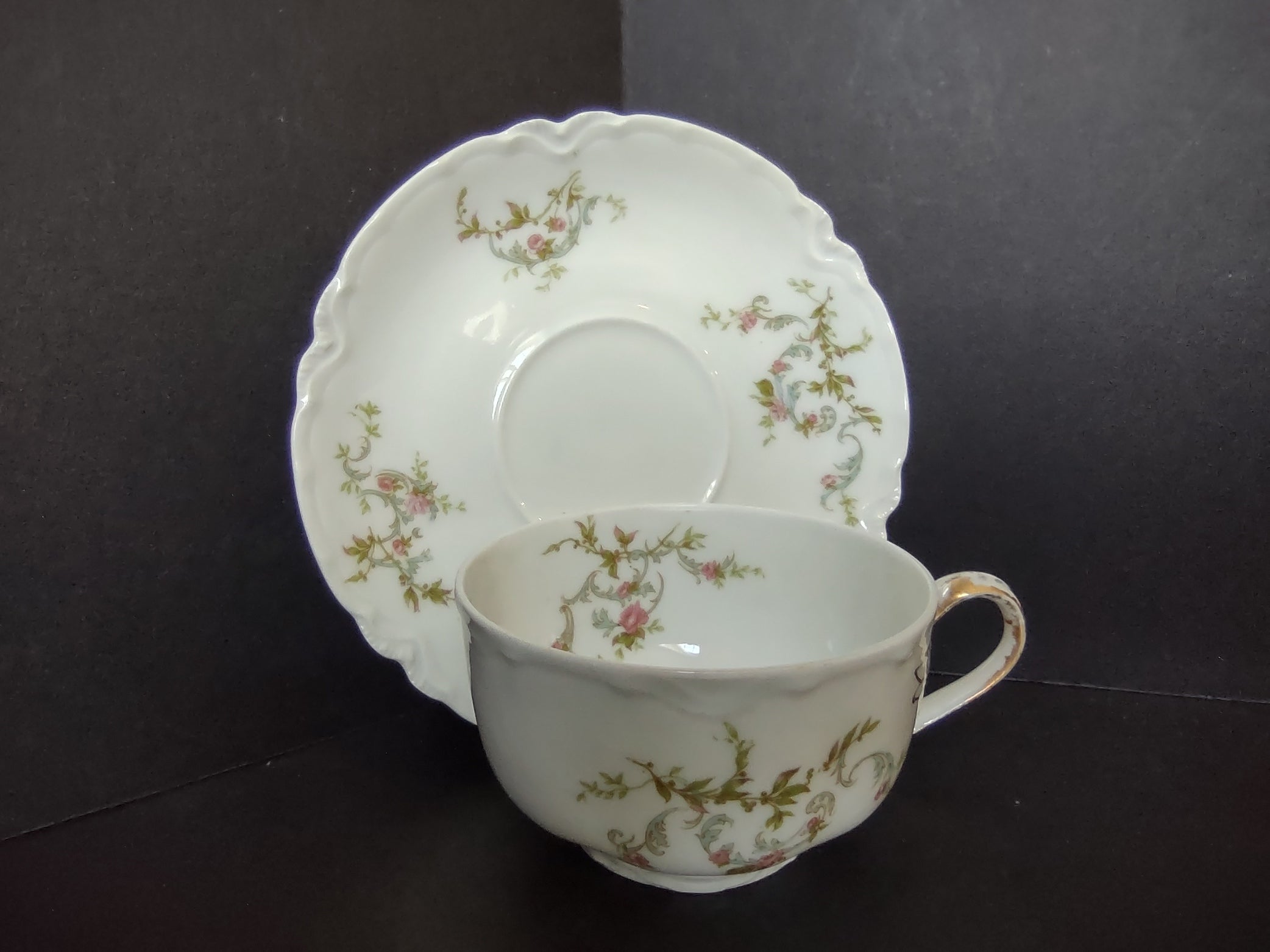 Haviland Limoges Tea Cup & Saucer White Scalloped Edge Rose Blue Ribbon (lot 858