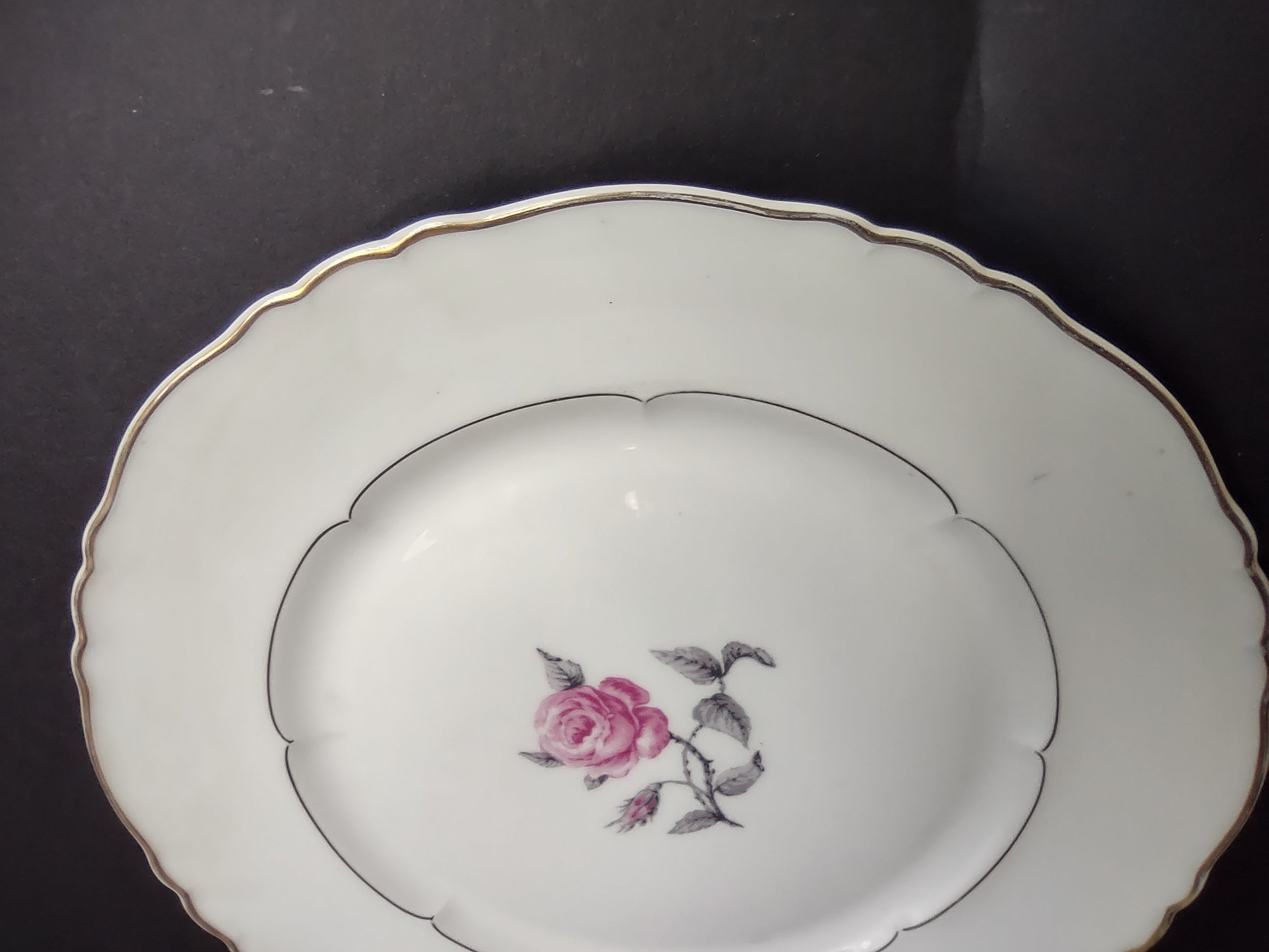 Haviland Limoges French Cottage Chic Bagatelle Rose Dinner Plate (lot 1123)