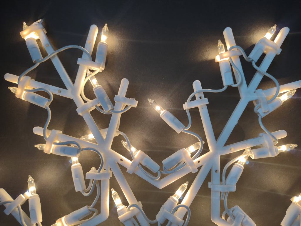 Vintage Ornamental Sculpture Snowflake Light Up Window Tabletop 17" (lot 3388)