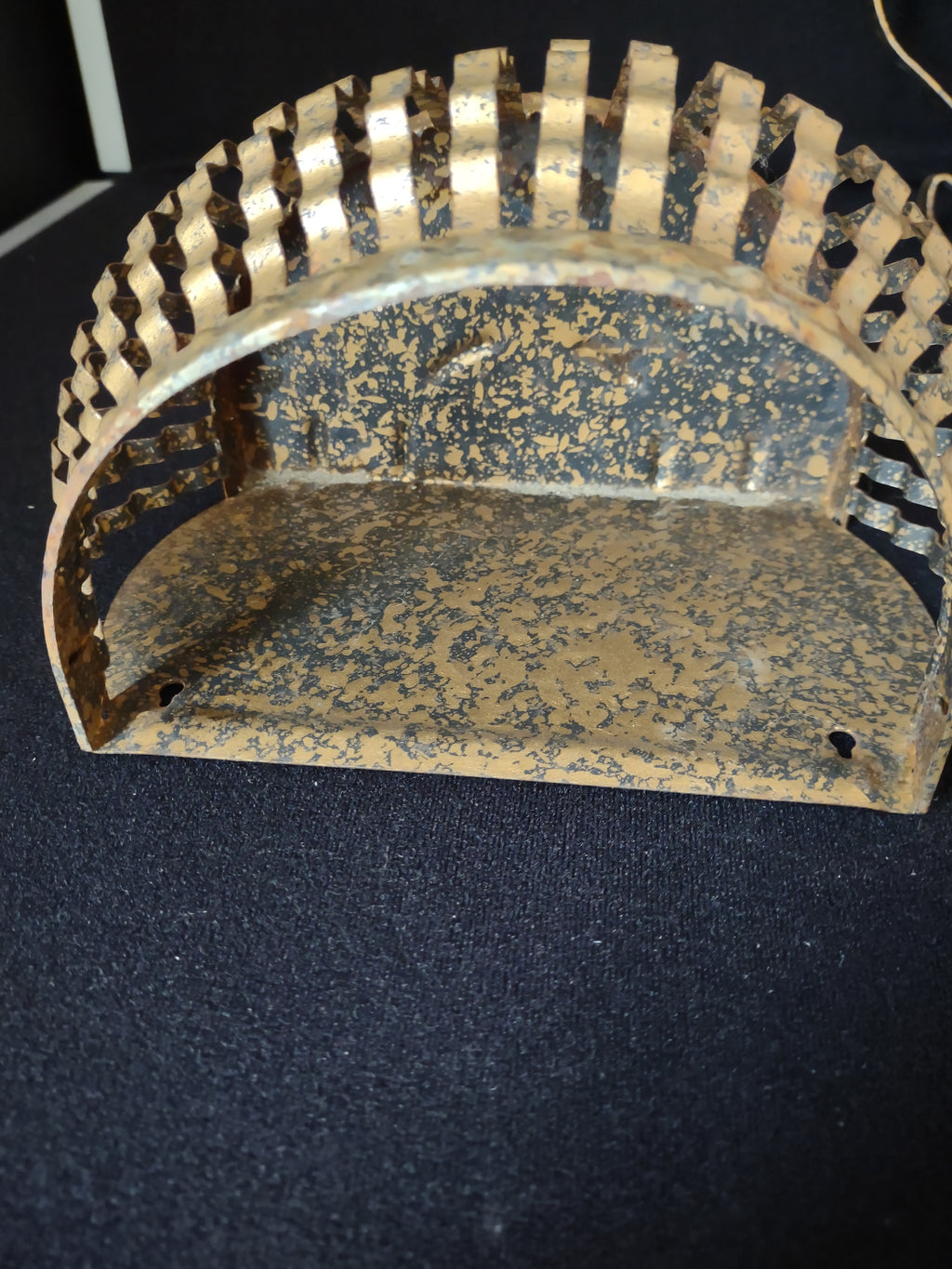Gold Metal Wall Hanging Pocket Planter Home Interiors x 2 Some RUST (lot 2519c)