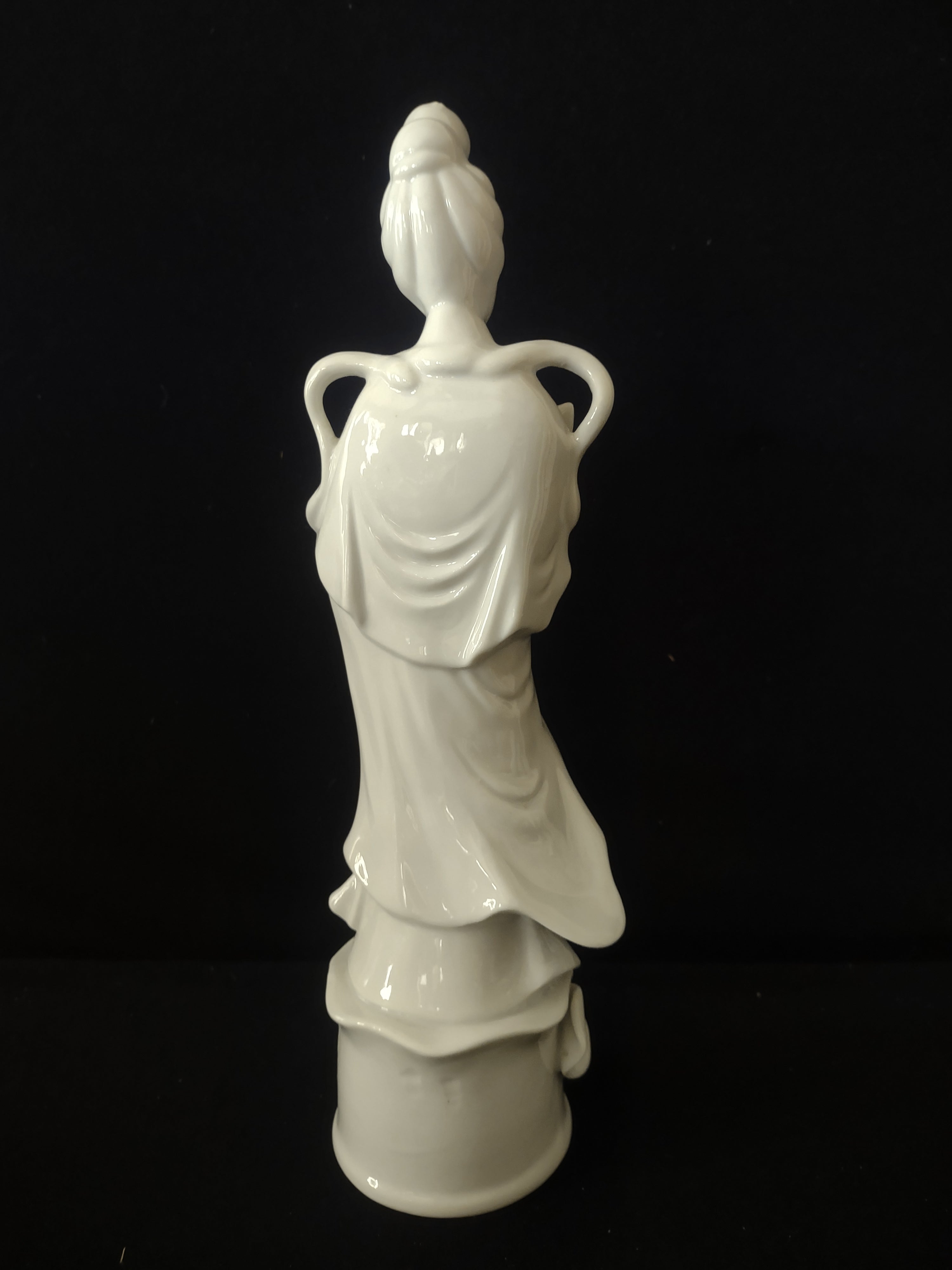 Homco Porcelain Asian Figurine Kwan Yin Compassion Mercy Kindness (Lot 3551)