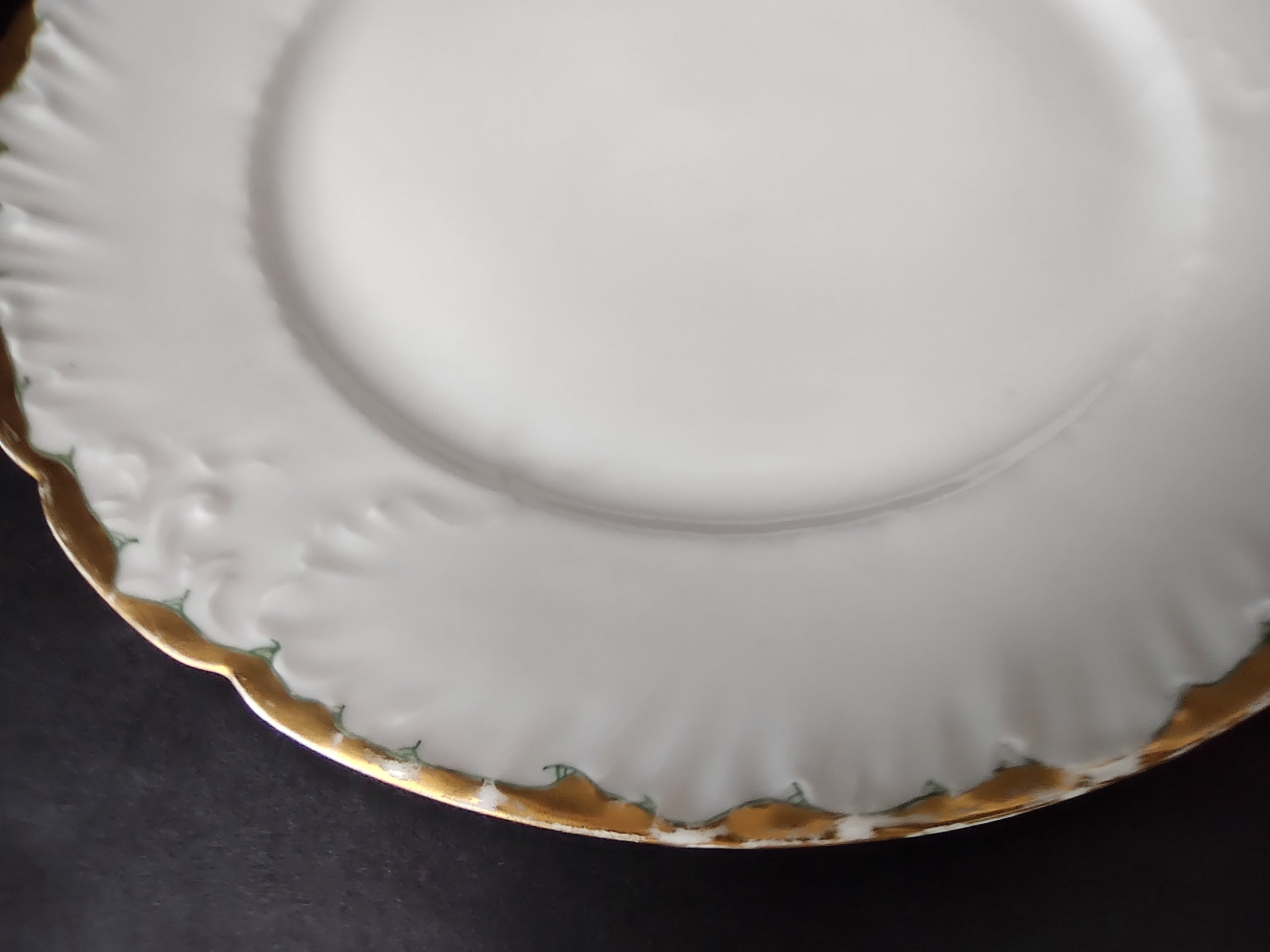 Wm. Guerin Limoges Dinner Plate Gold Trim French Chick Monogramm S (lot 985)