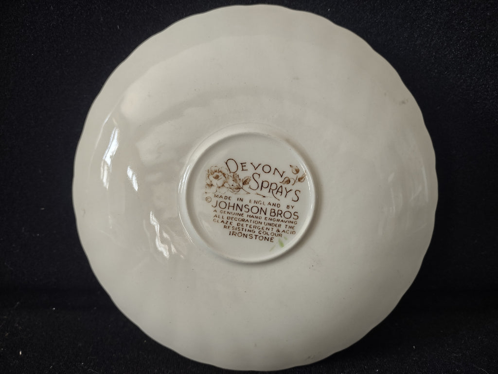 Vintage Johnson Bros England Ironstone Devon Sprays Saucer (lot 5600)