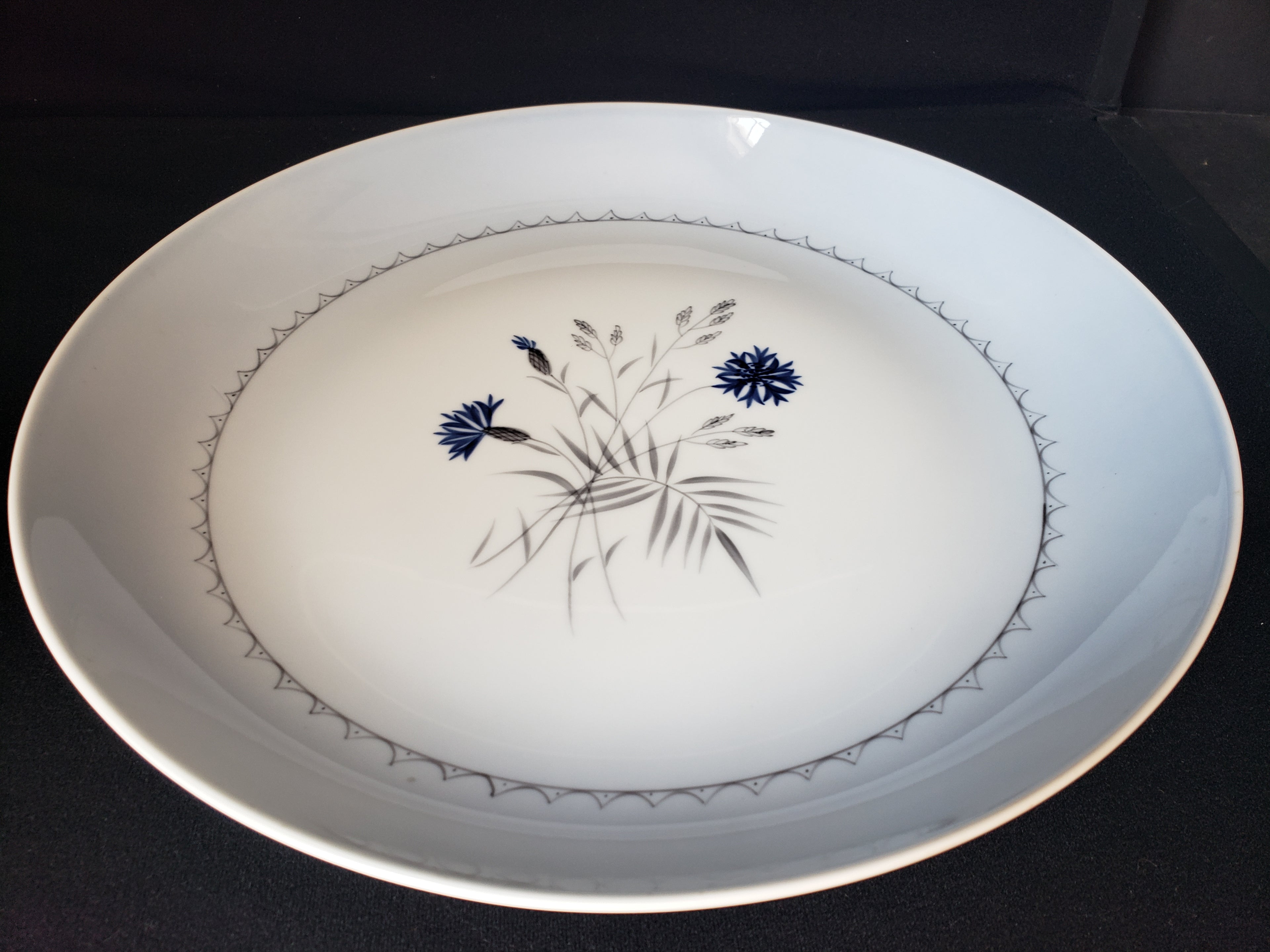 B & G Kyobenhavn Denmark Serving Platter Blue White Flower 12-1/2" (lot 2200)