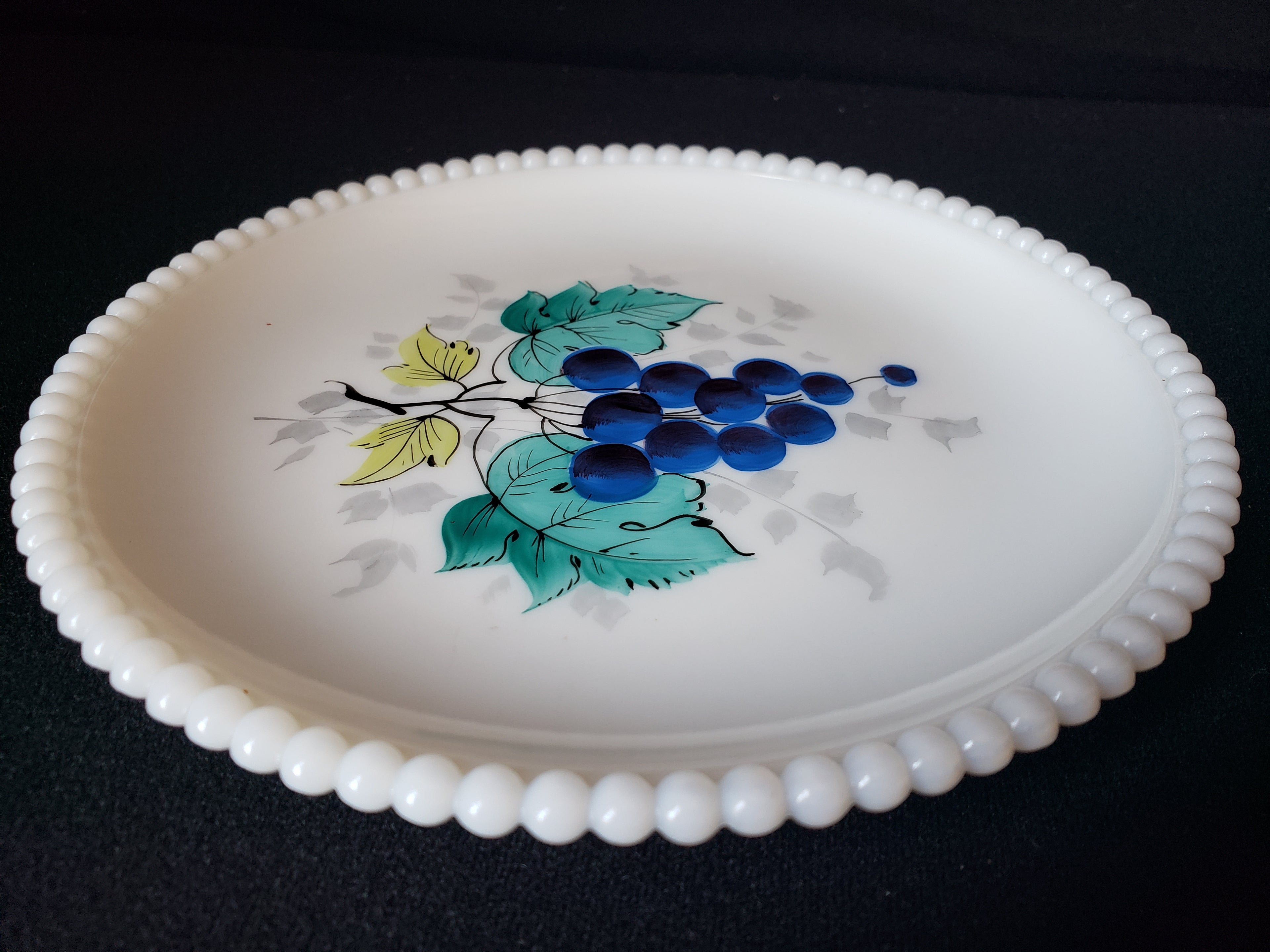 Vintage Westmoreland Grape Motif Milk Glass Dessert Plate (lot 2186)