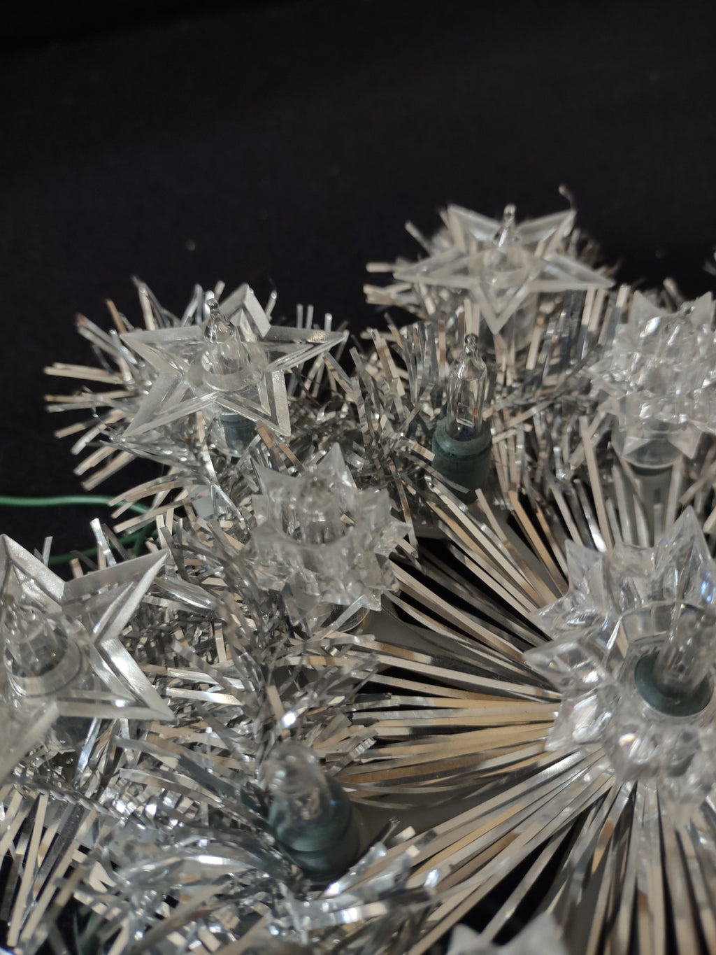 Vintage Lighted Tinsel Snowflake Wall Window Hanging (Lot 3685)