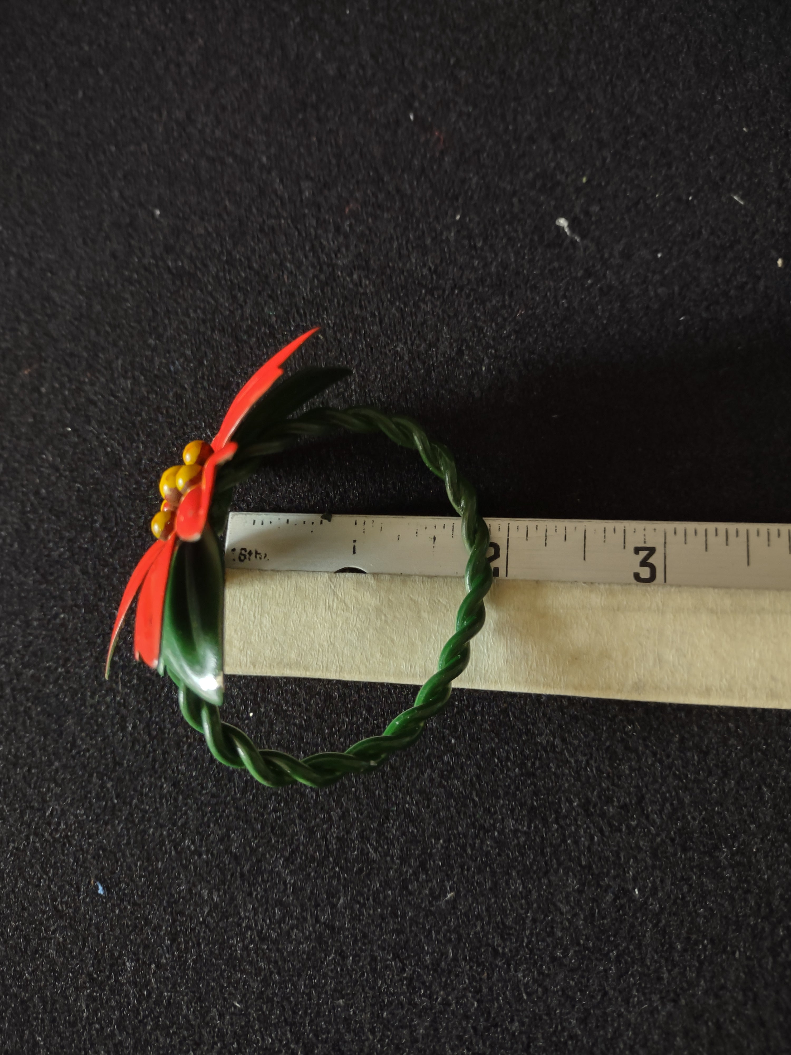 Vintage Christmas Metal Red Poinsettia Napkin Rings Set Of 6 (Lot 4329)