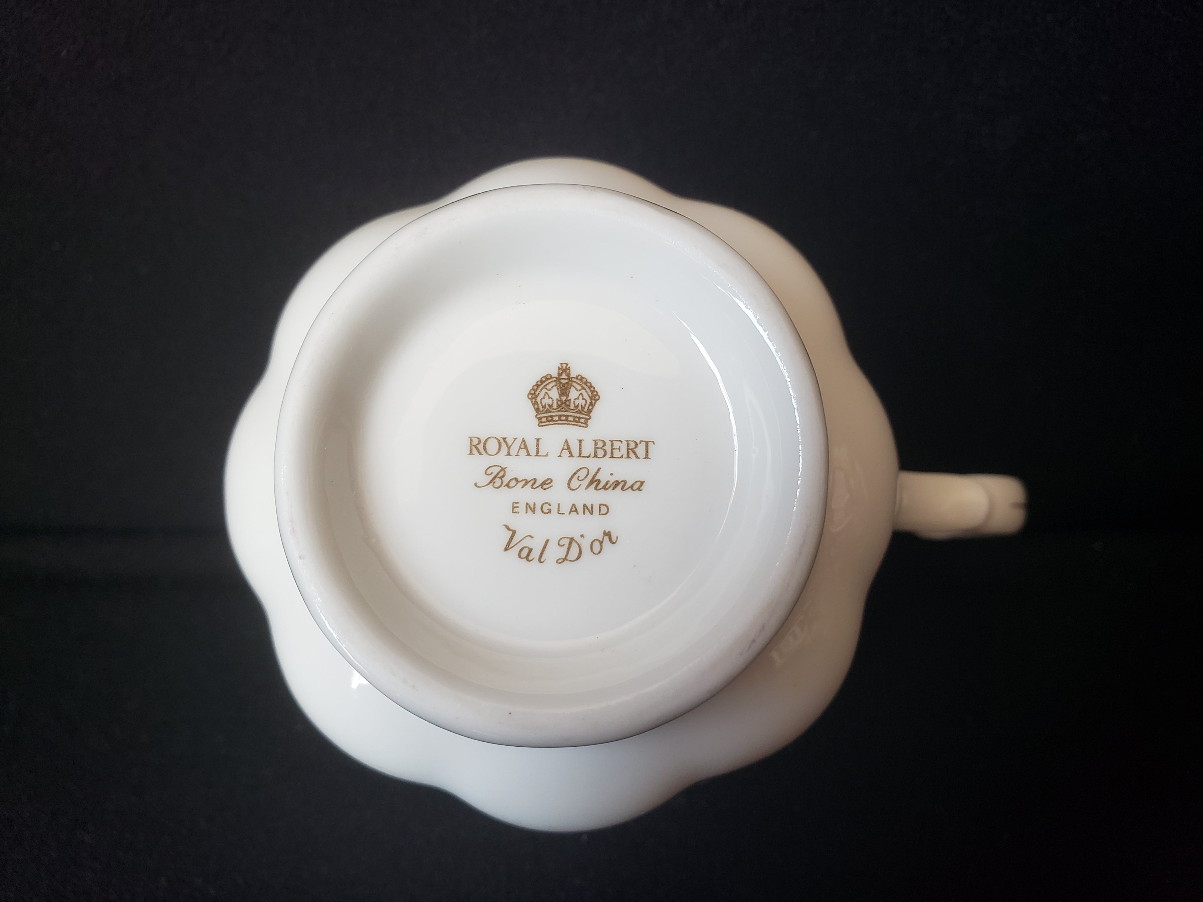 Vintage Royal Albert Bone China Val D'Or Tea Cup ONLY (lot 2022)