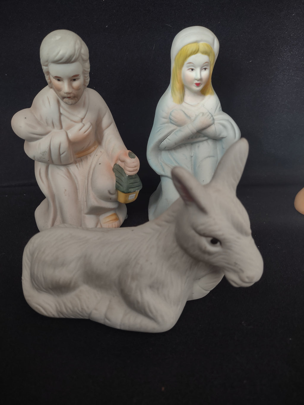 Vintage Christmas Porcelain Nativity Set NO BABY JESUS (lot 2437)
