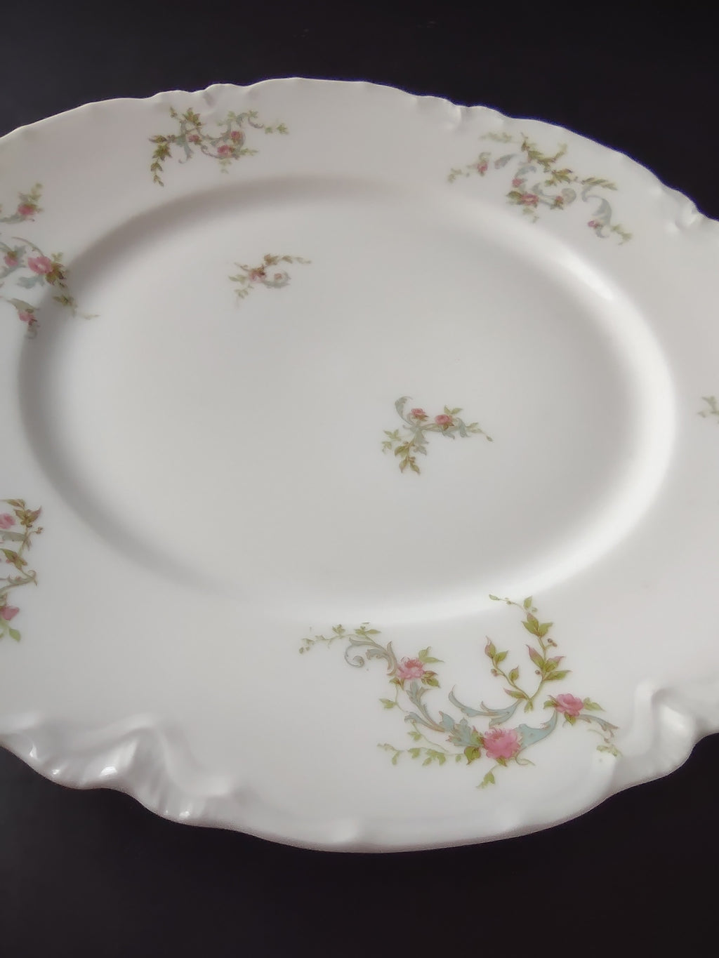 Haviland Limoges Dinner Plate White Scalloped Edge Rose Blue Ribbon (lot 853)