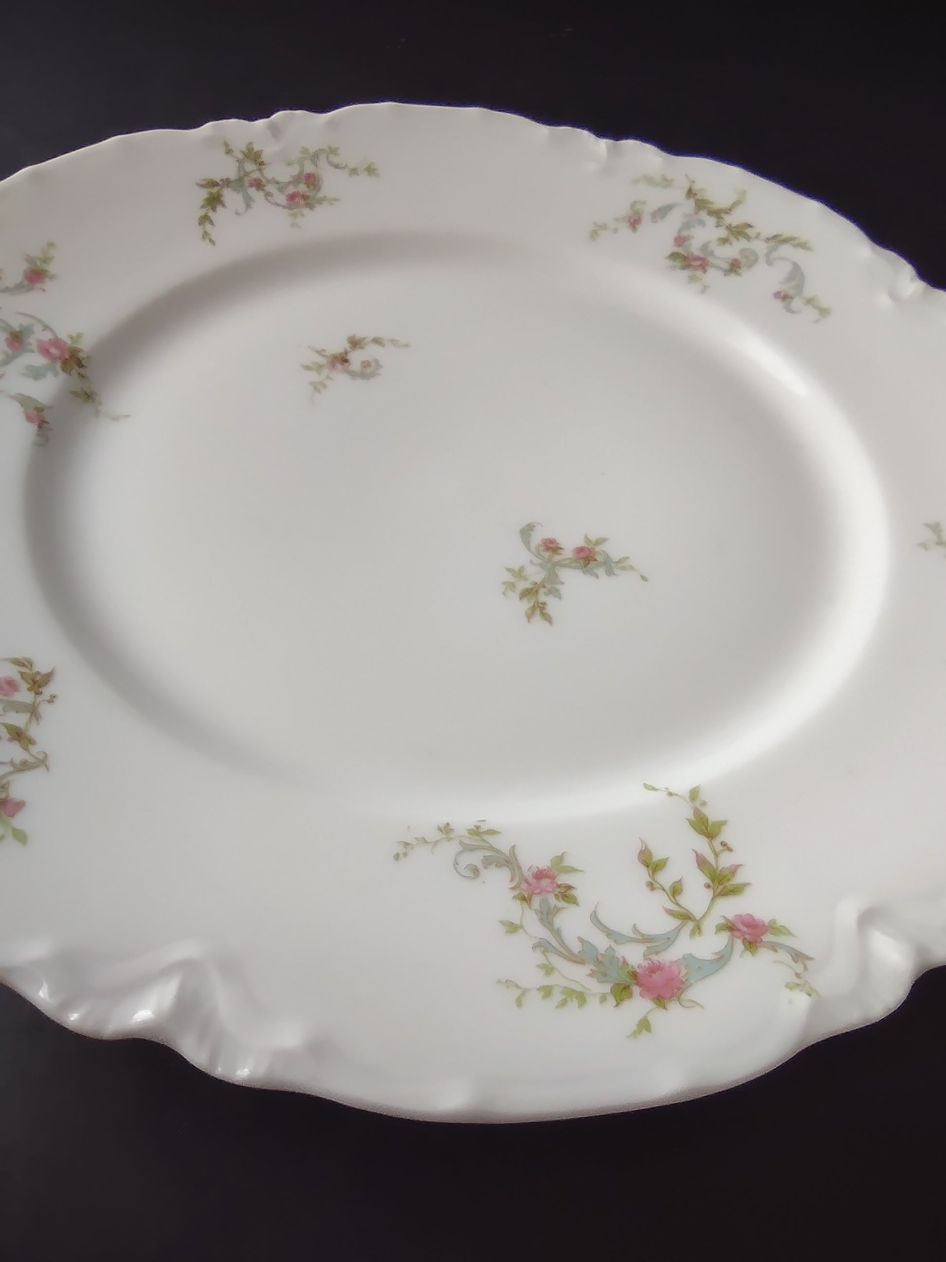 Haviland Limoges Dinner Plate White Scalloped Edge Rose Blue Ribbon (lot 853)