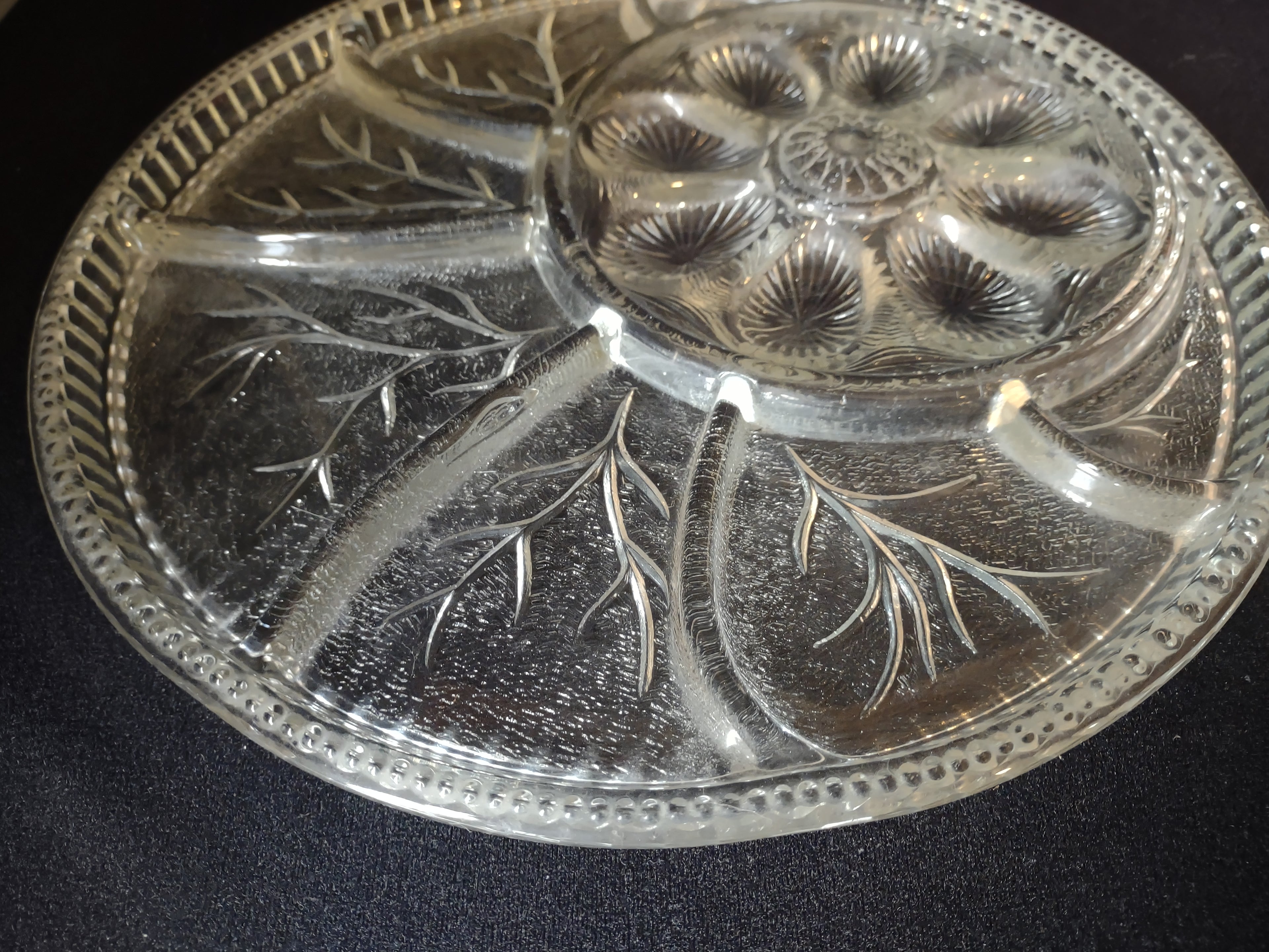 Easter Glass Deviled Egg Snack Plate Serving Platter (lot 2576c)