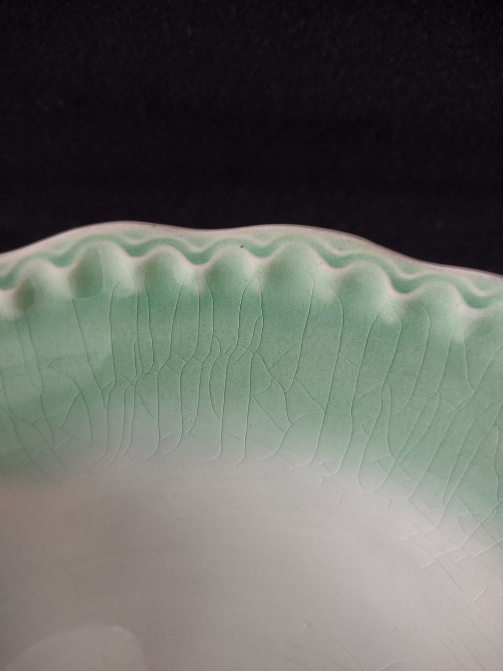 Vintage 9.5" Serving Bowl Scalloped Green Trim Blue Flower Design (Lot 5047)