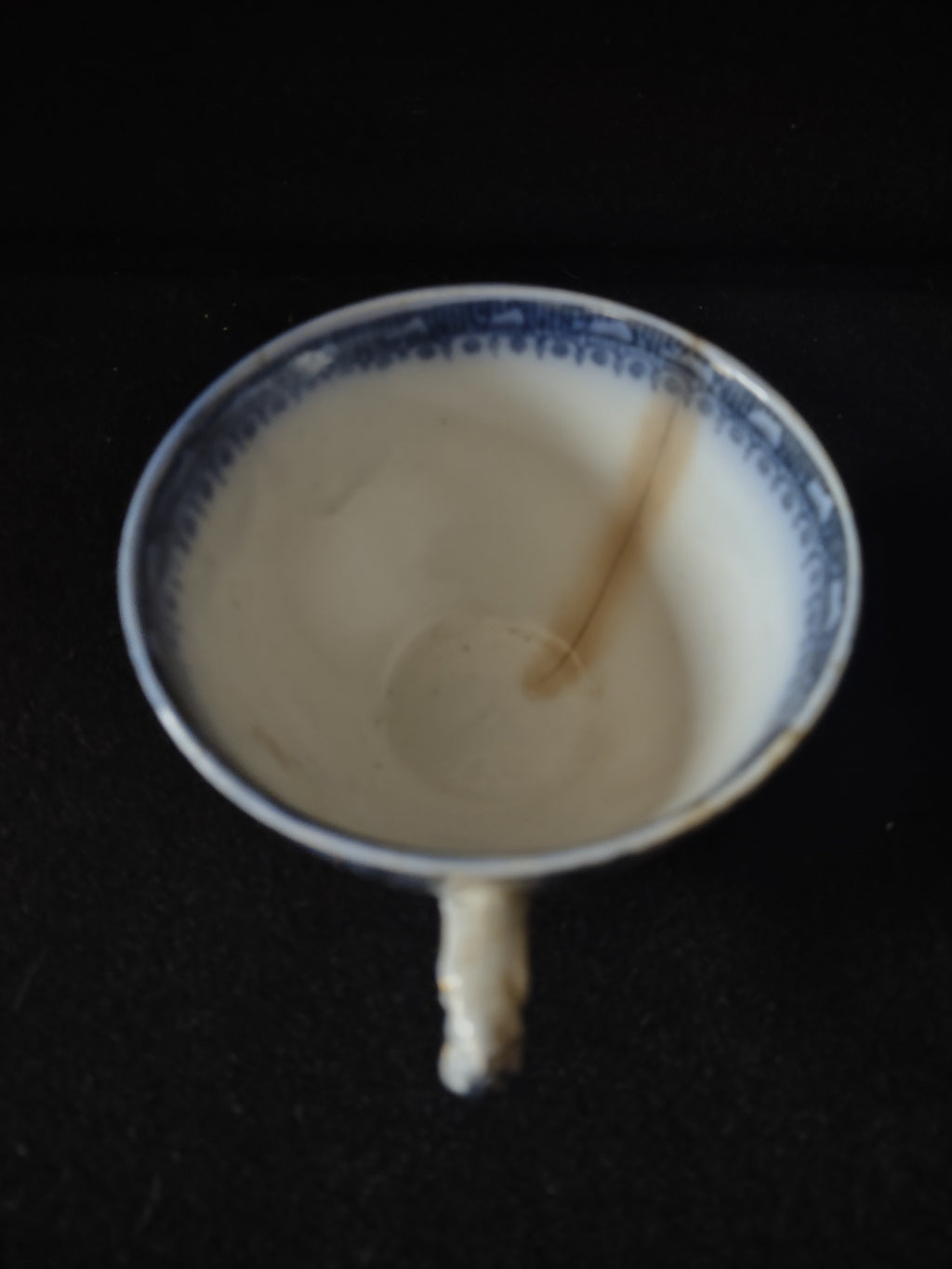 Vintage English Teacup Blue White Gold Trim REPAIRED (Lot 5577)