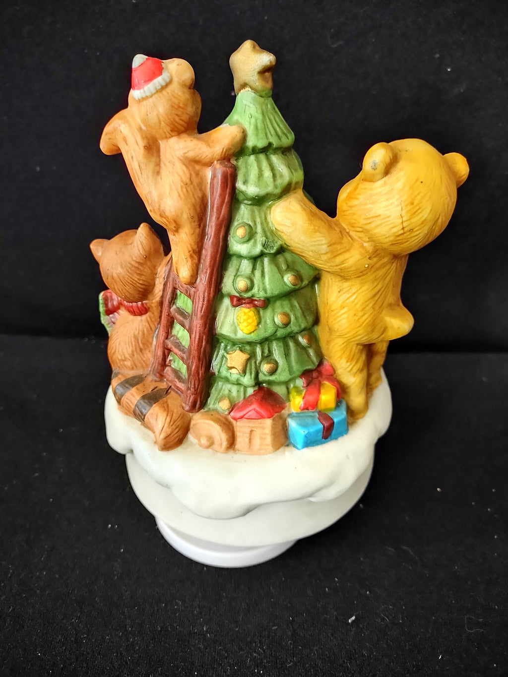 Vintage Tree Forest Animals Music Box Dreaming Of A White Christmas (Lot 3899)