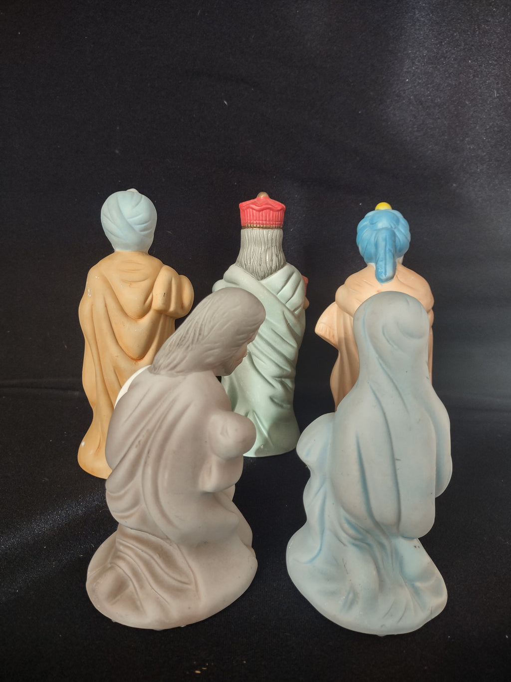 Vintage Christmas Porcelain Nativity Set NO BABY JESUS (lot 2437)