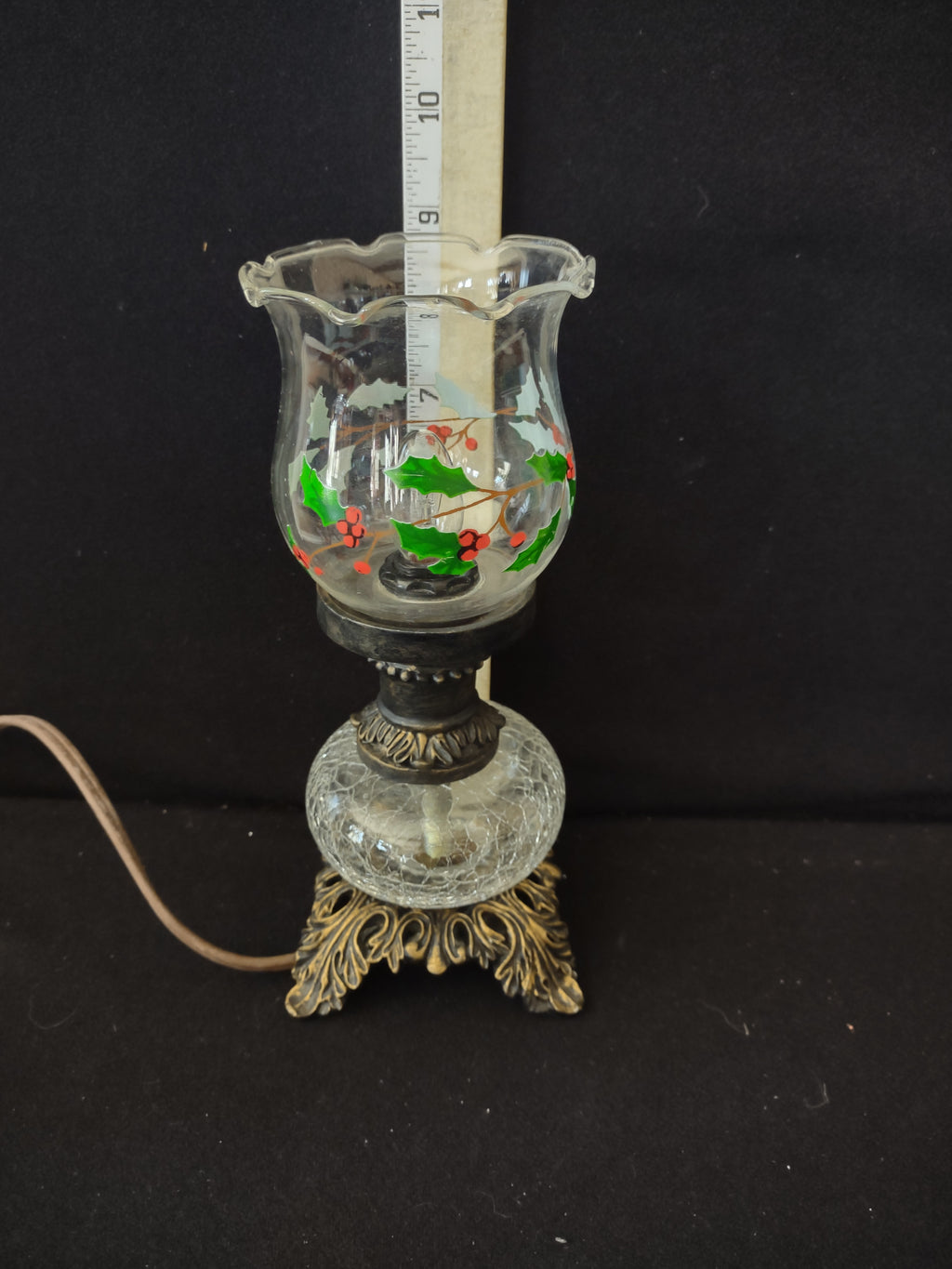 Vintage Christmas Electric Hurricane Lamp Crackel Base Holly Shade (Lot 3823)