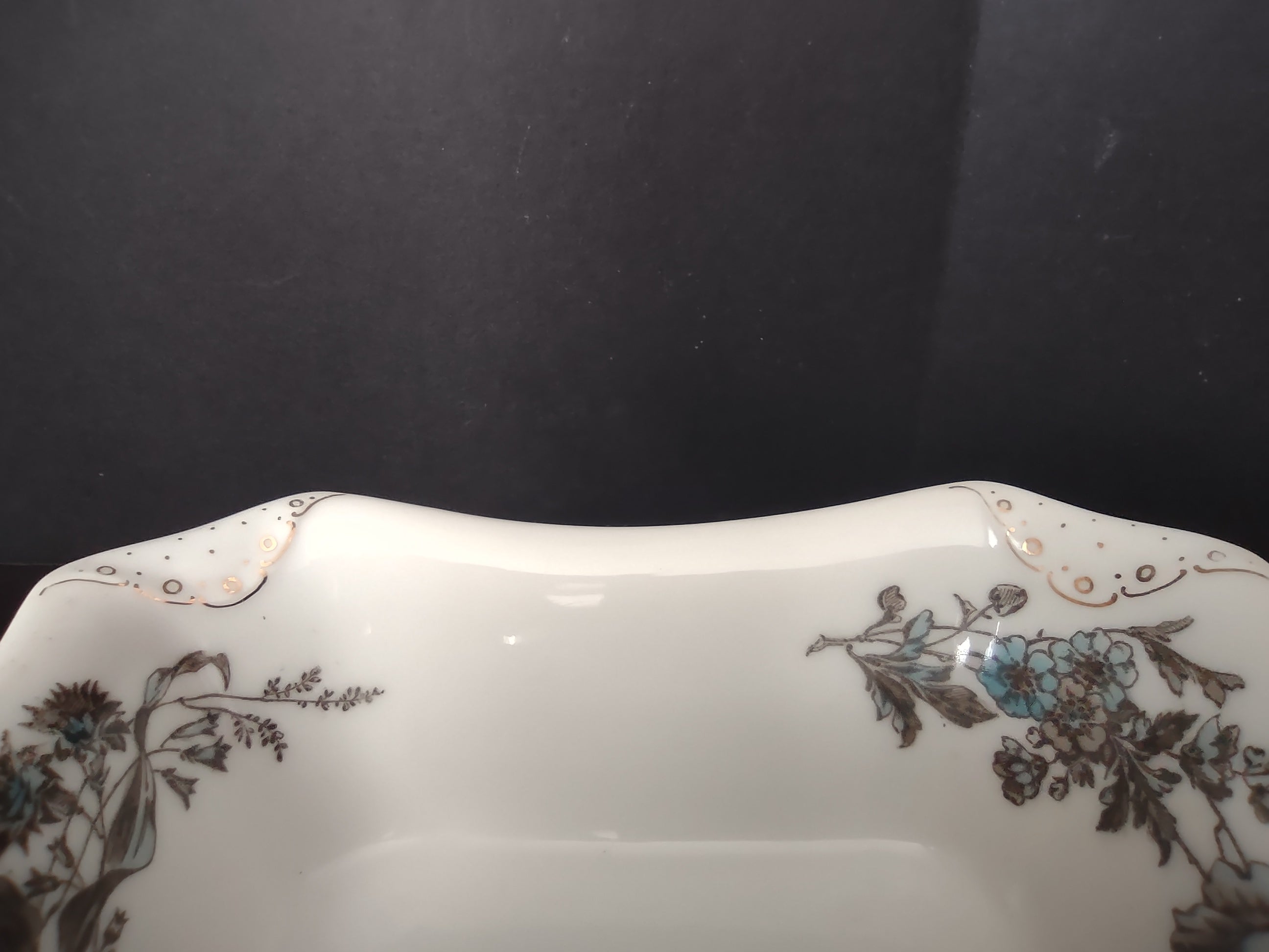 Depose Haviland Limoges Blue Flower Gravy Bowl Plate Attached (lot 963)