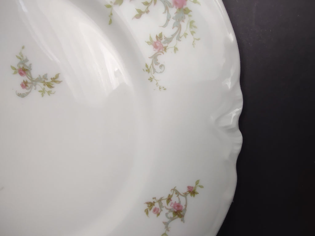 Haviland Limoges Dinner Plate White Scalloped Edge Rose Blue Ribbon (lot 853)