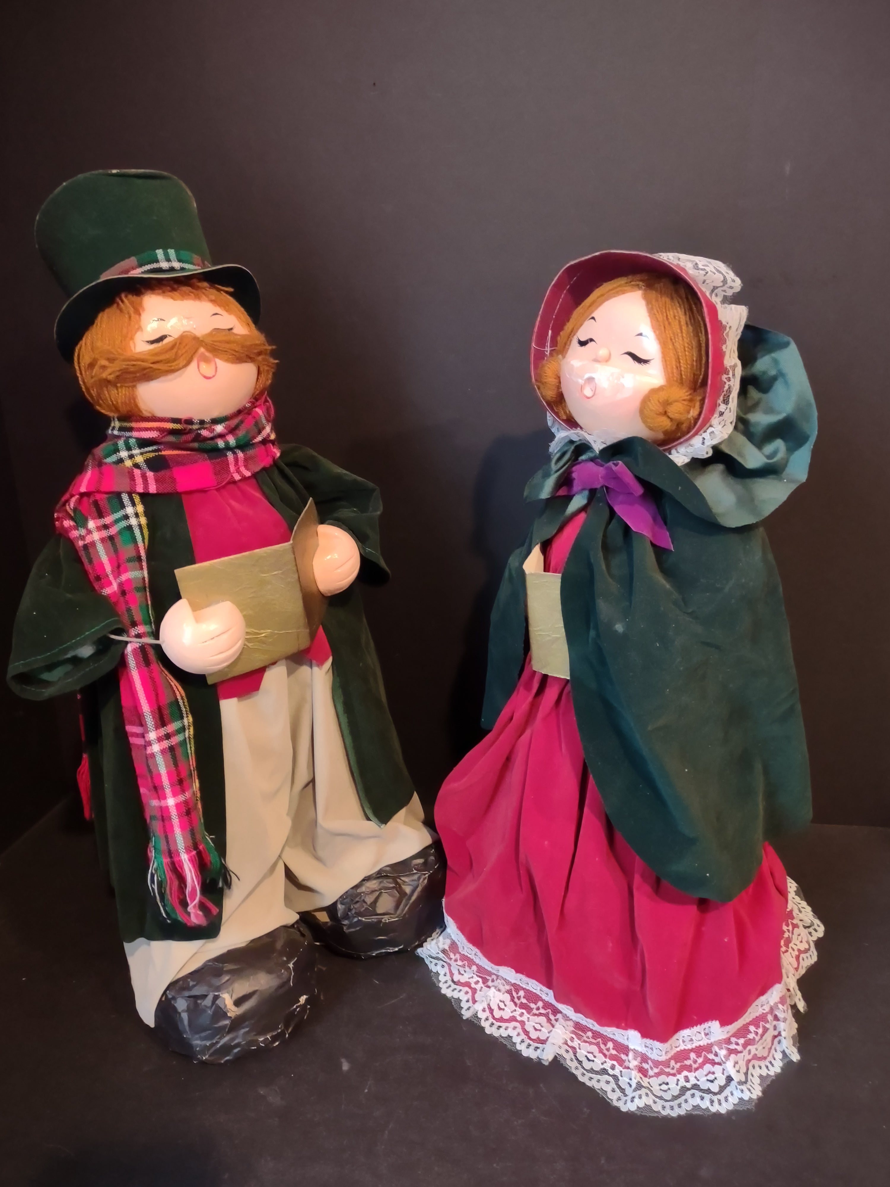 Vintage Christmas Carolers Paper Mache 22" IMPERFECT (lot 3316)
