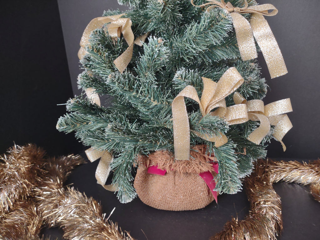 Christmas Holiday Small 20" Tree Gold Garland (lot 1284)