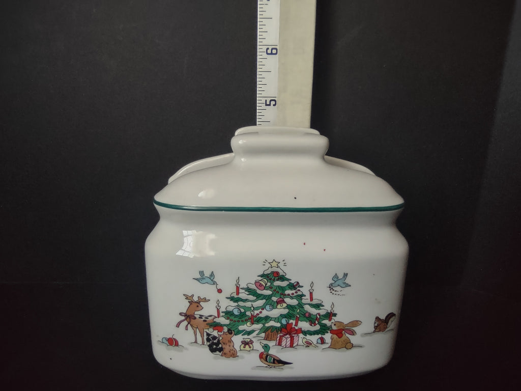 Pfaltzgraff Christmas Gravy Bowl Napkin Holder Salt Pepper Holder (lot 1160)