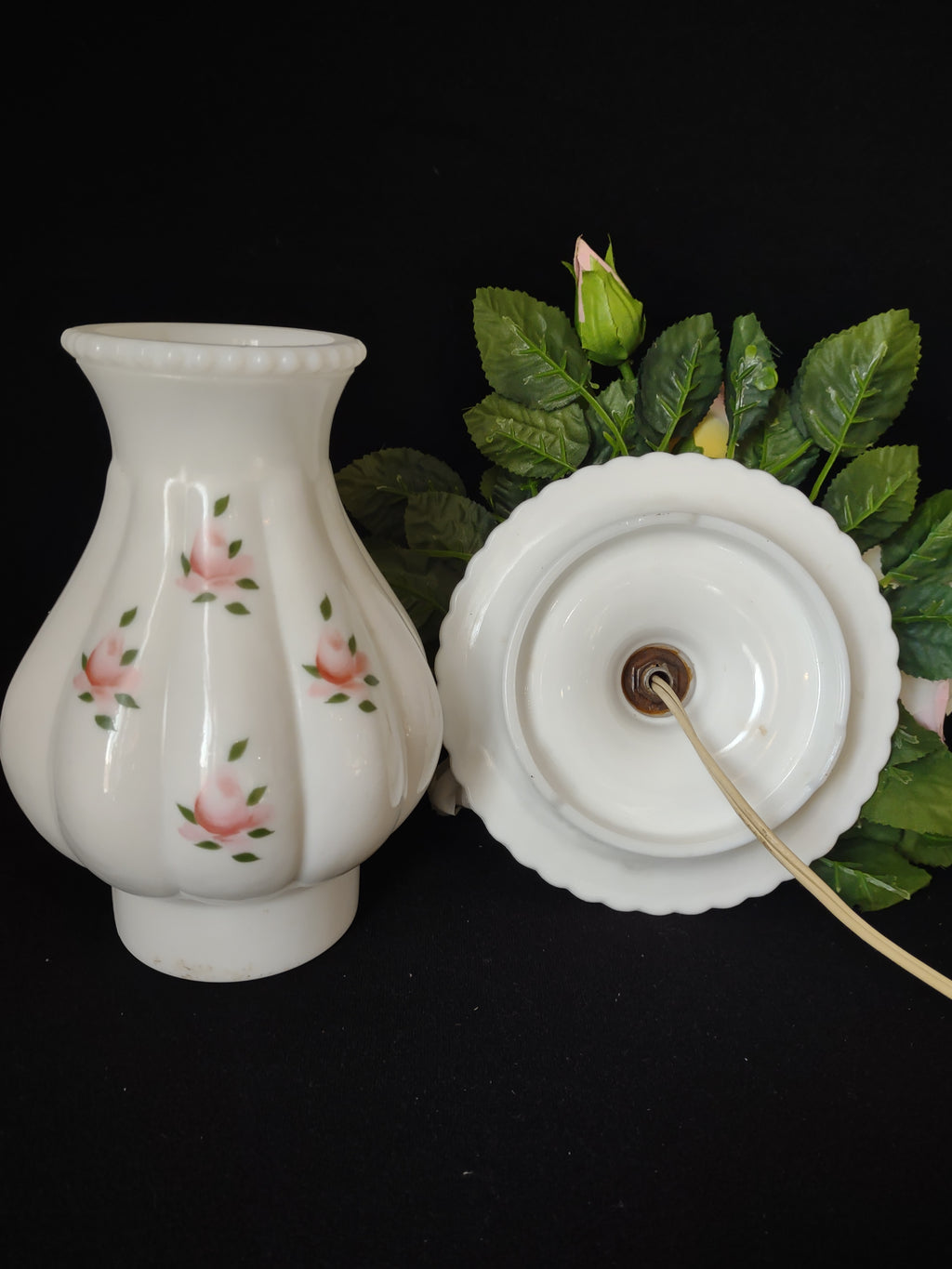 Vintage Milk Glass Hurricane Lamp Roses Floral (2518c)