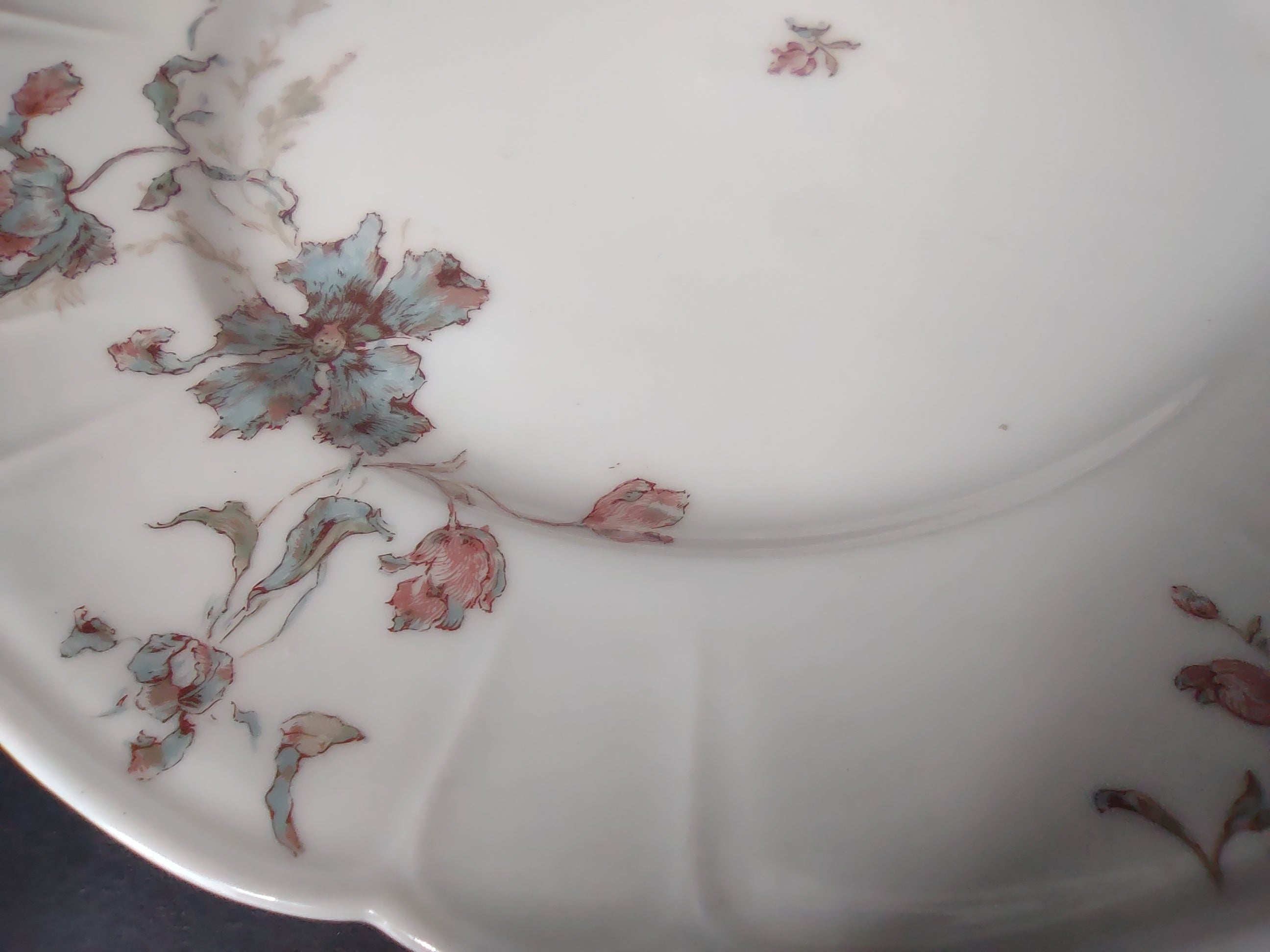 Antique 1889 Haviland Limoges Blue Red Flower Dinner Plate (lot 950)
