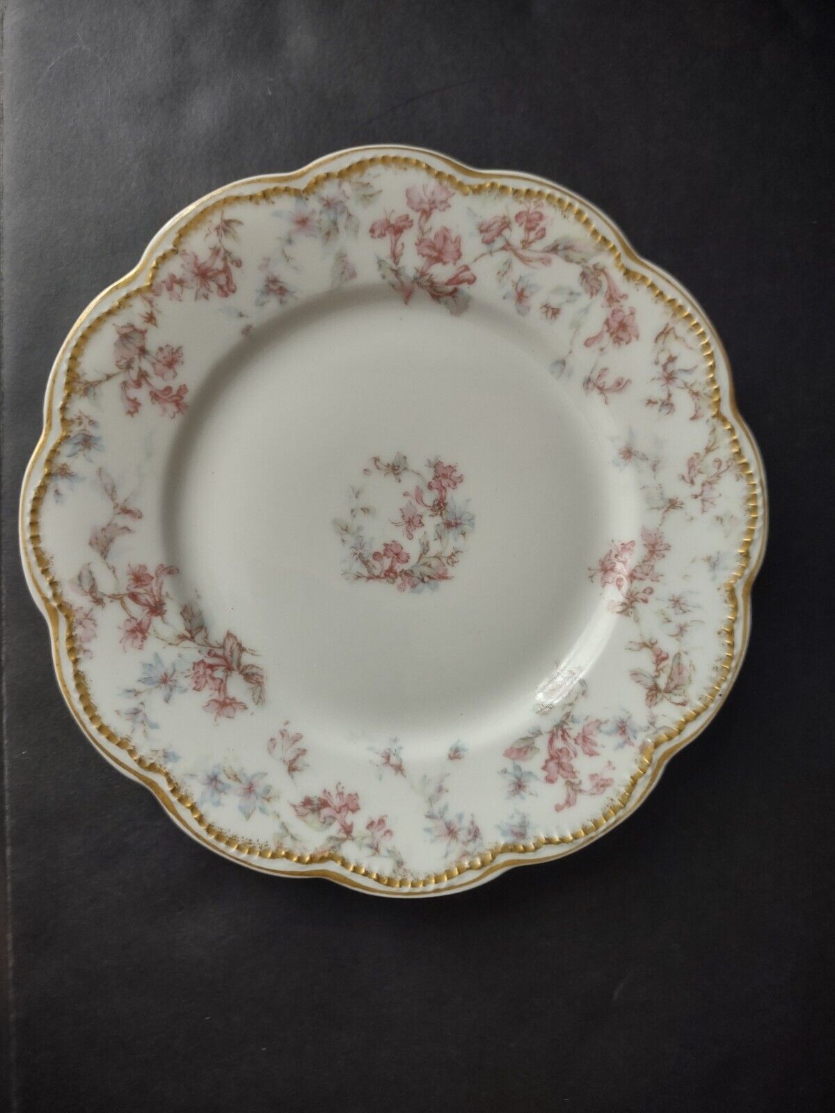 Haviland Limoges France Double Gold Trim Dessert Plate Flower (lot 635)