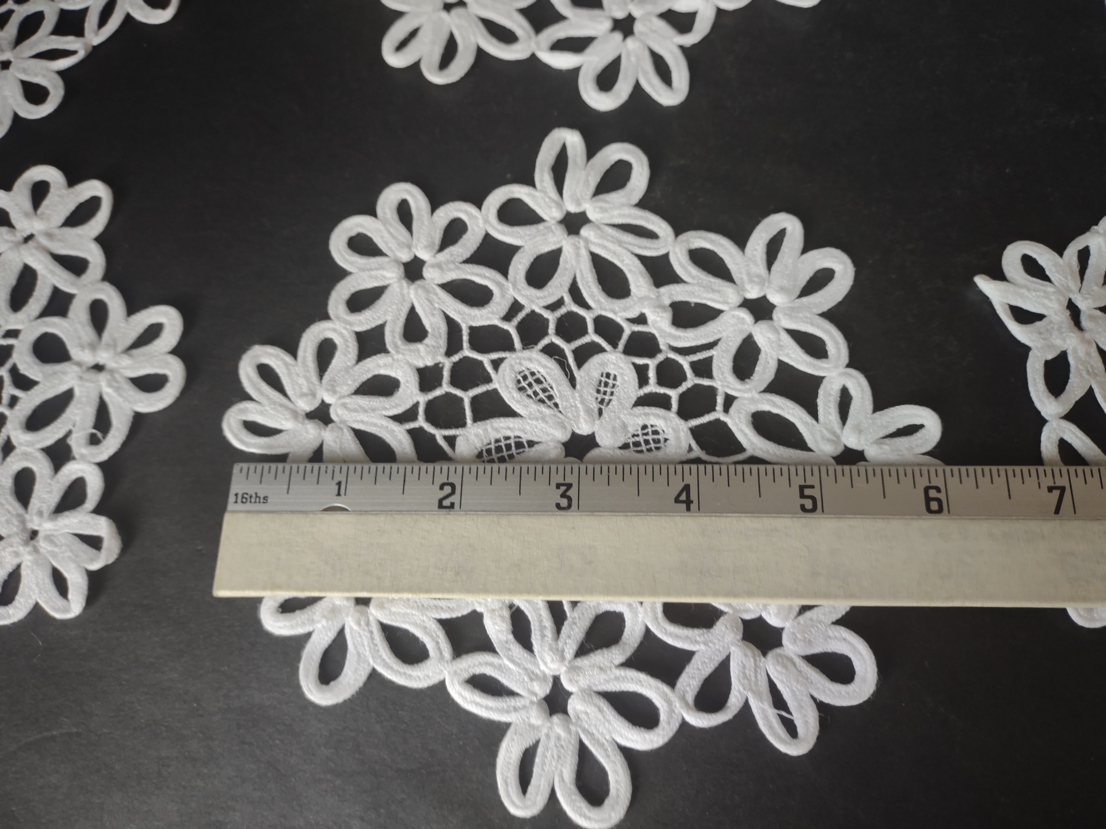 Set of 10 Snowflake Doilies 6" White (lot 1755)