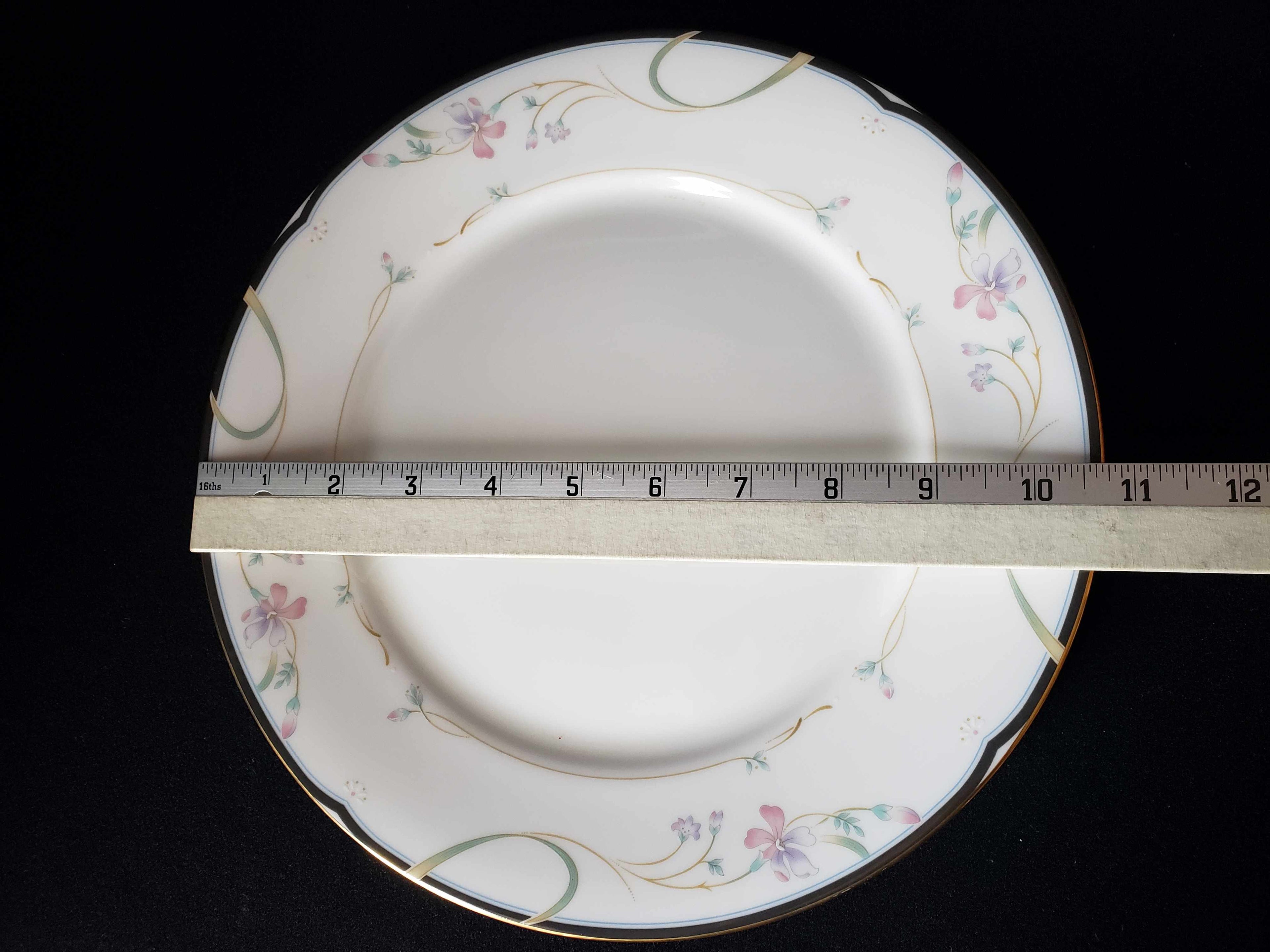 Vintage Lenox Debut Constance Fine Bone Dinner Plate 10-7/8" (lot 1915)