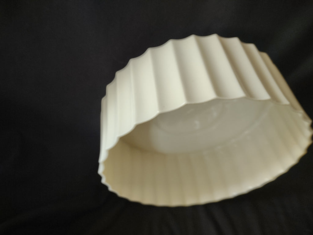 Vintage Lenox Round Serving Dish 10" (lot 1971)
