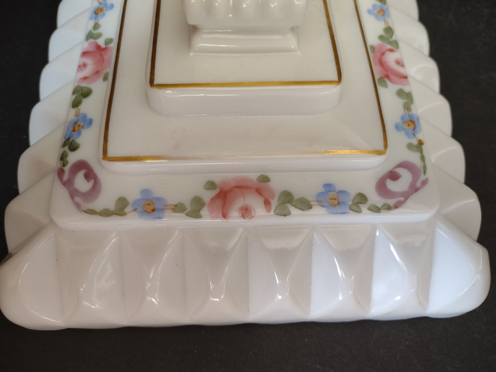 Vintage Westmoreland Milk Glass Candle Holder Wedding Bowl Ribbon Bow (lot 5728)