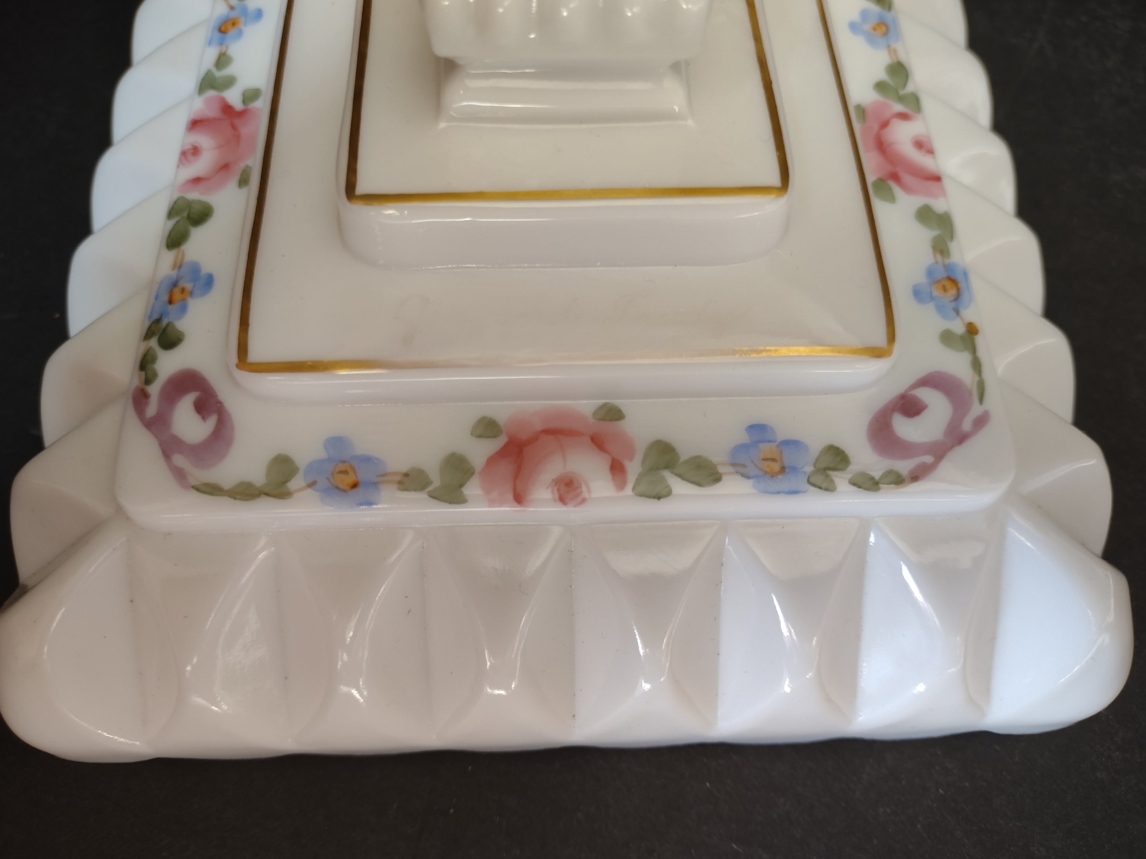 Vintage Westmoreland Milk Glass Candle Holder Wedding Bowl Ribbon Bow (lot 5728)