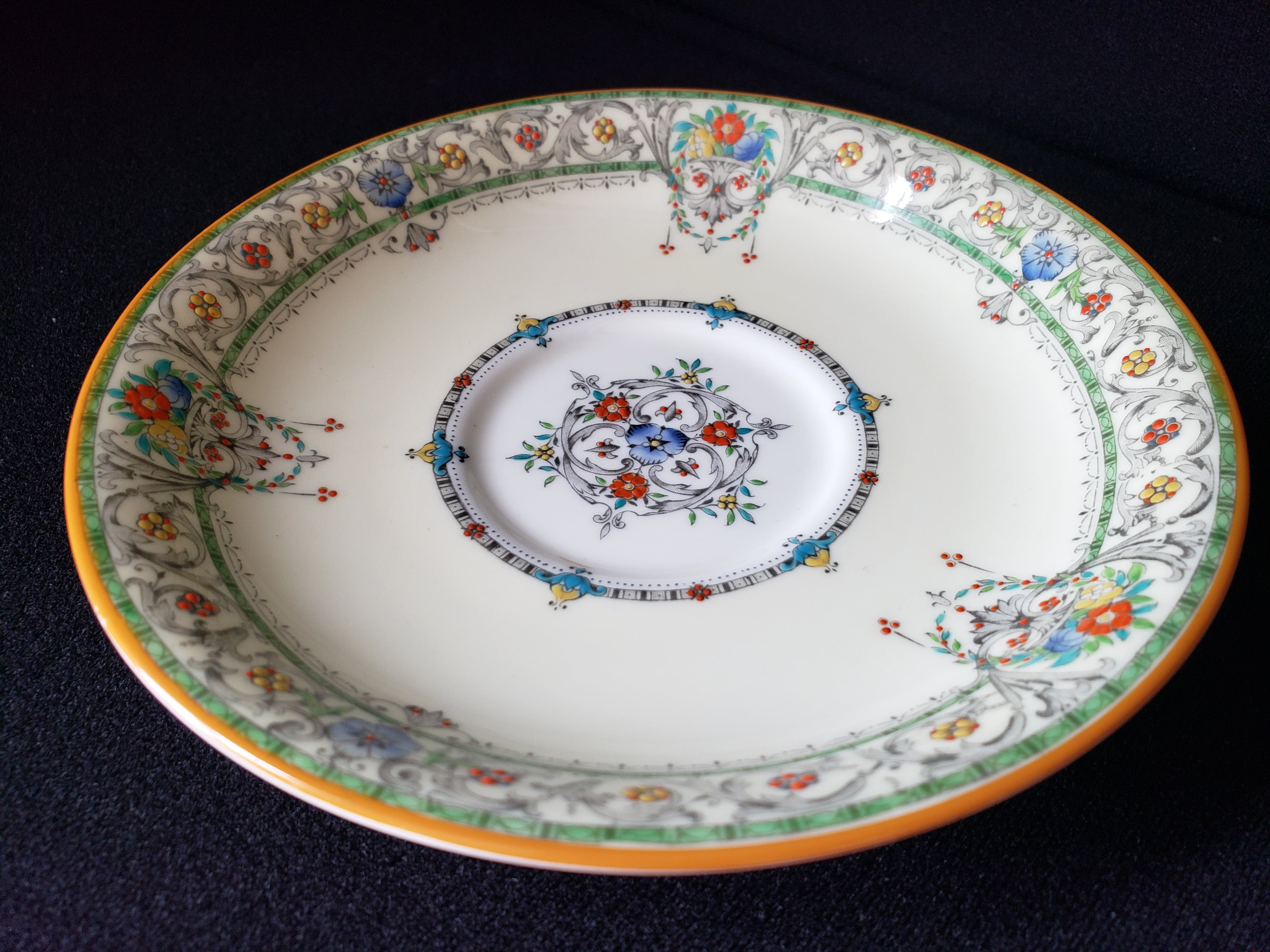 Vintage Royal Worcester Chantilly Saucer ONLY 6-1/4" (lot 2087)