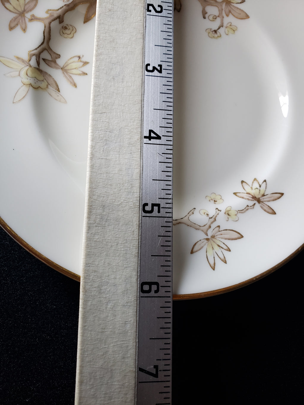 Vintage Royal Worcester Reverie Salad or Dessert Plate 8" (lot 2136)