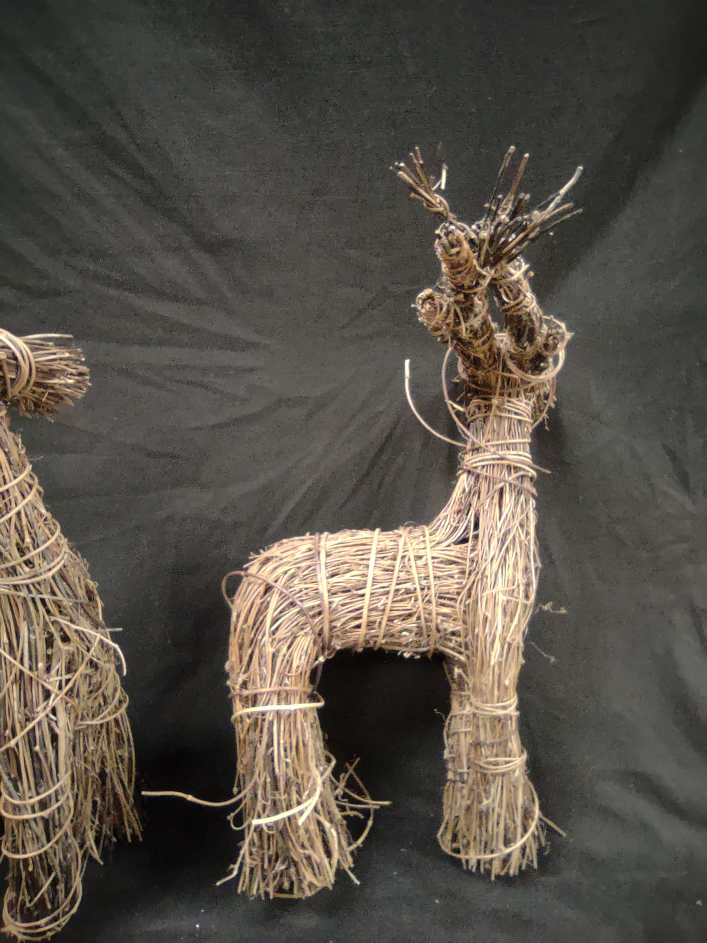 Christmas Grapevine Twig Reindeer Handcrafted Primitive Rustic 18" (lot 1315)