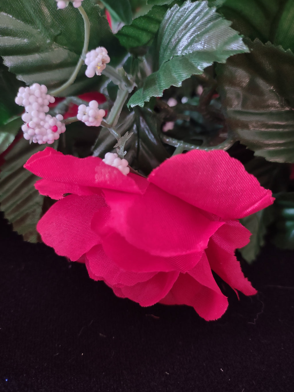 Vintage Valentine Artificial Garland Red Roses Berries 5-1/2 feet (Lot 5017)