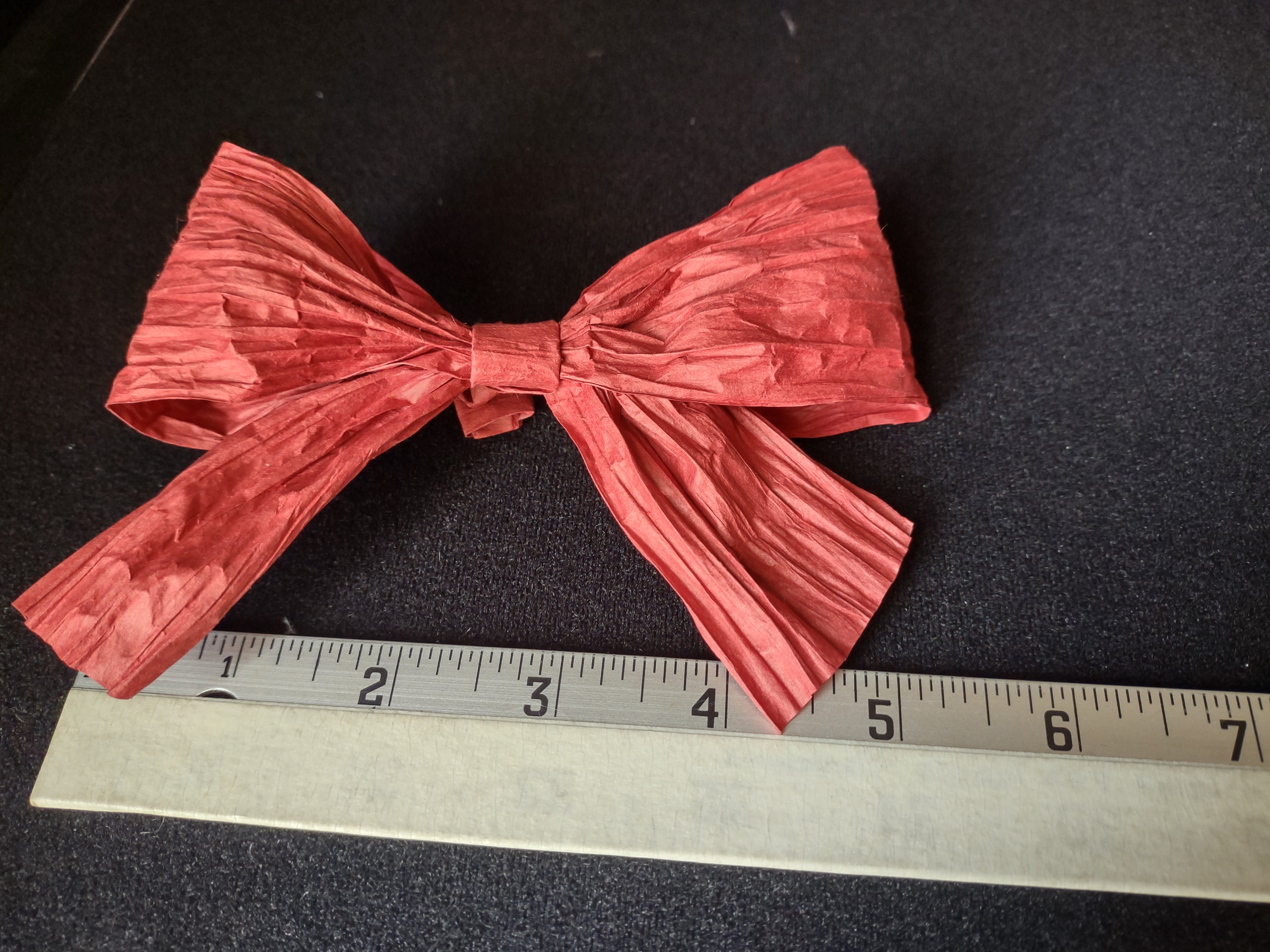 Lot of 40 Christmas Red Paper Bows (lot 1645)