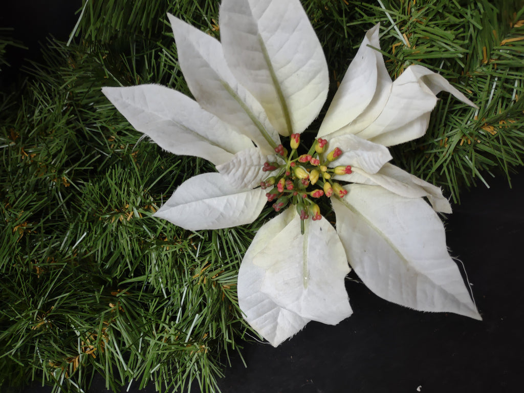 Vintage Christmas Artificial Green Wreath 26" (lot 3332)