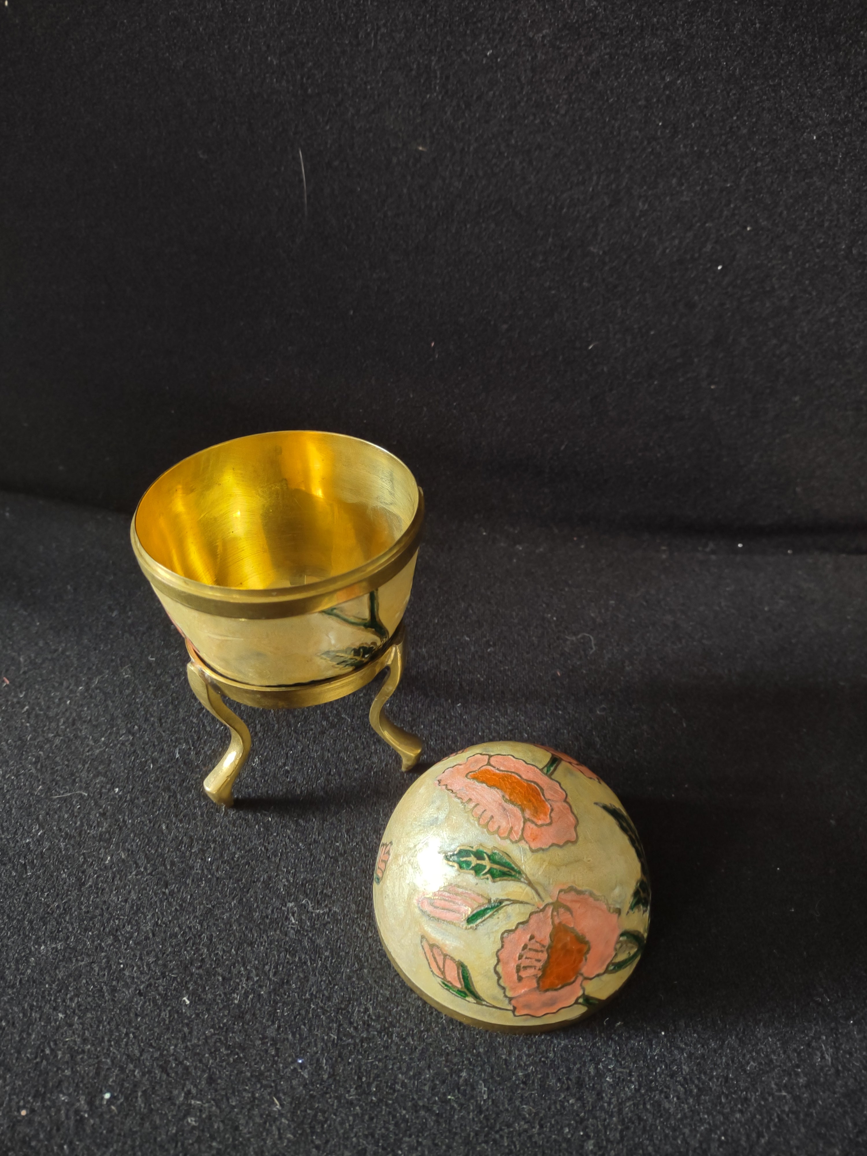 Vintage Enameled Brass Easter Egg Brass Stand Flowers Made in India (Lot 5063)