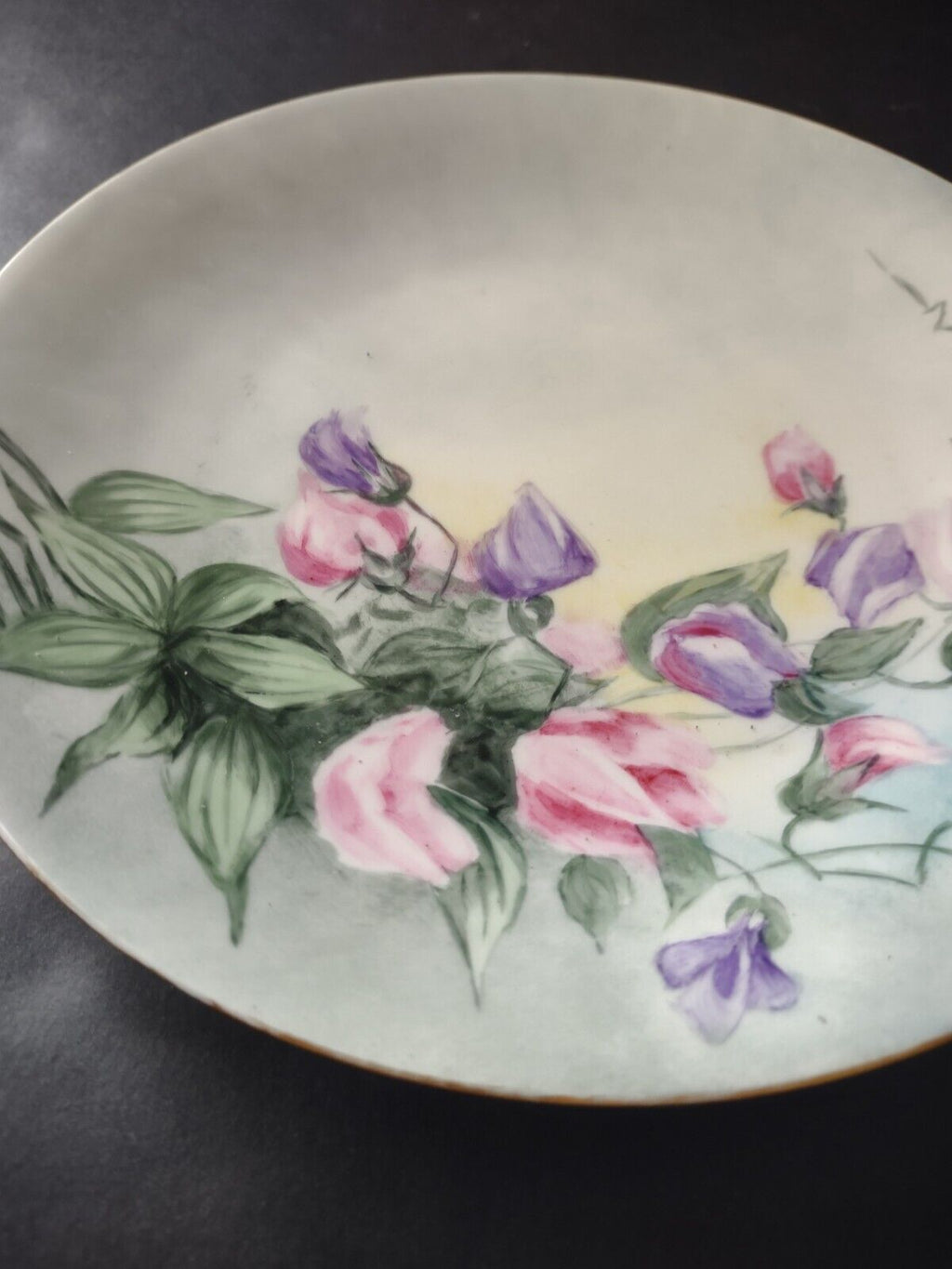 Limoges Gold Trim Salad Luncheon Pink Purple Flower Plate (lot 631)