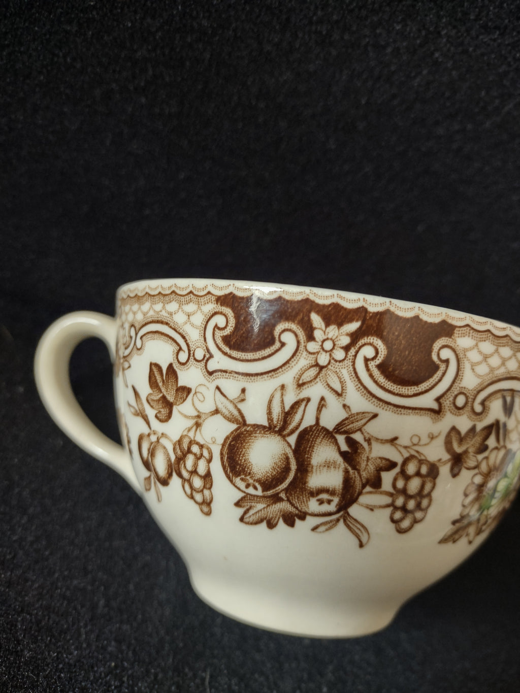 Vintage Johnson Brothers Teacup Windsor Ware Harvest Fruit Set Of 2 (Lot 5656)