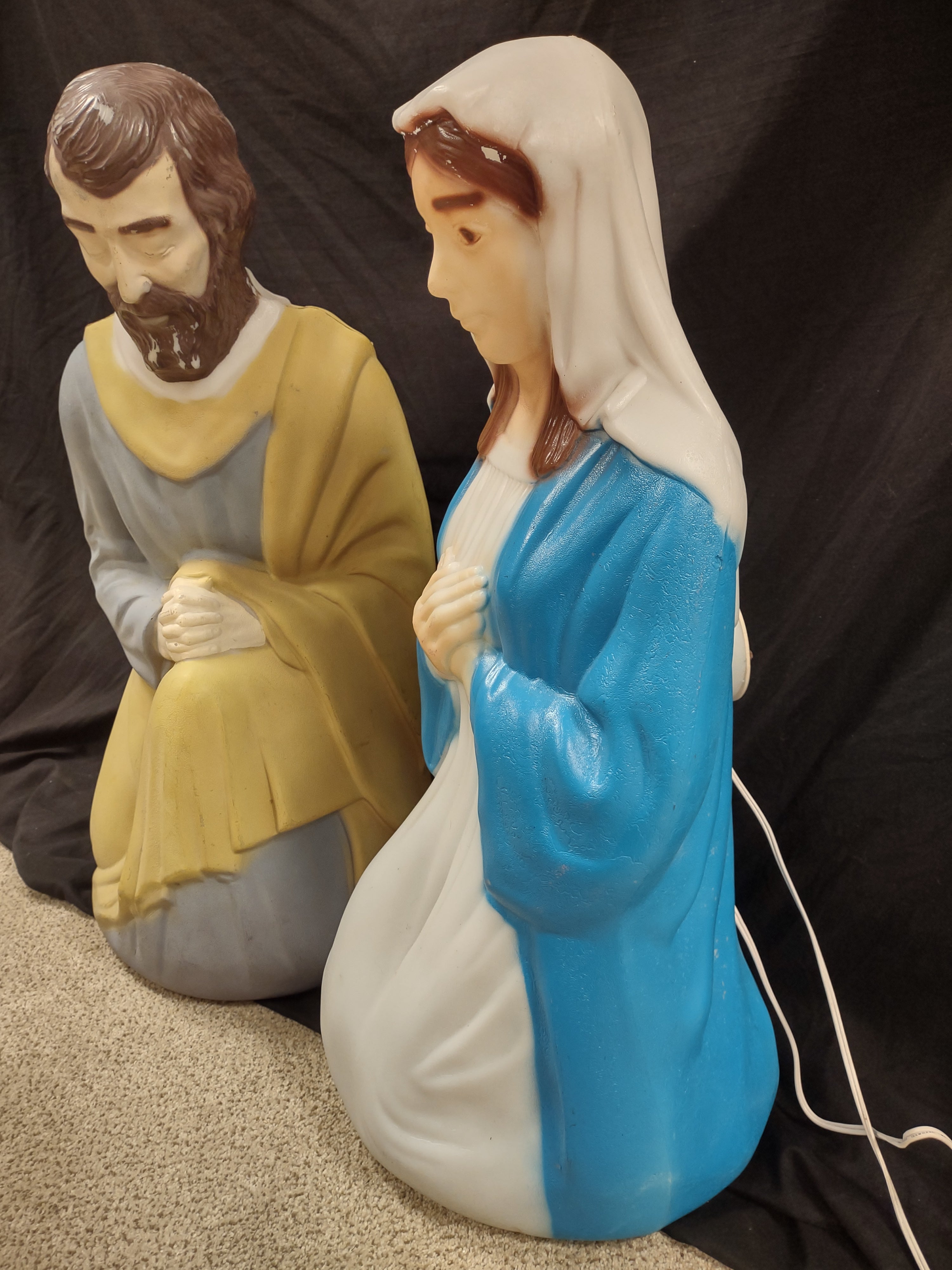 Vintage Christmas Nativity Mary Joseph Blow Mold Light Up (lot 1310)