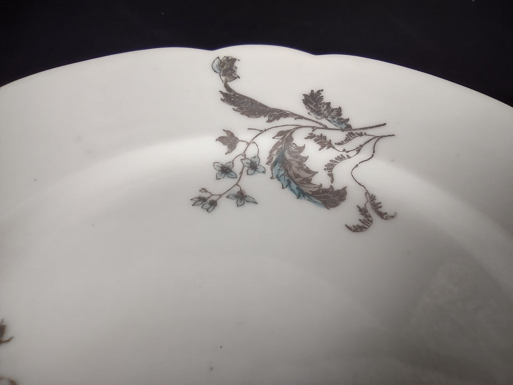 Antique Haviland Limoges Blue Flower Dinner Plate 9-1/2" (lot 959)