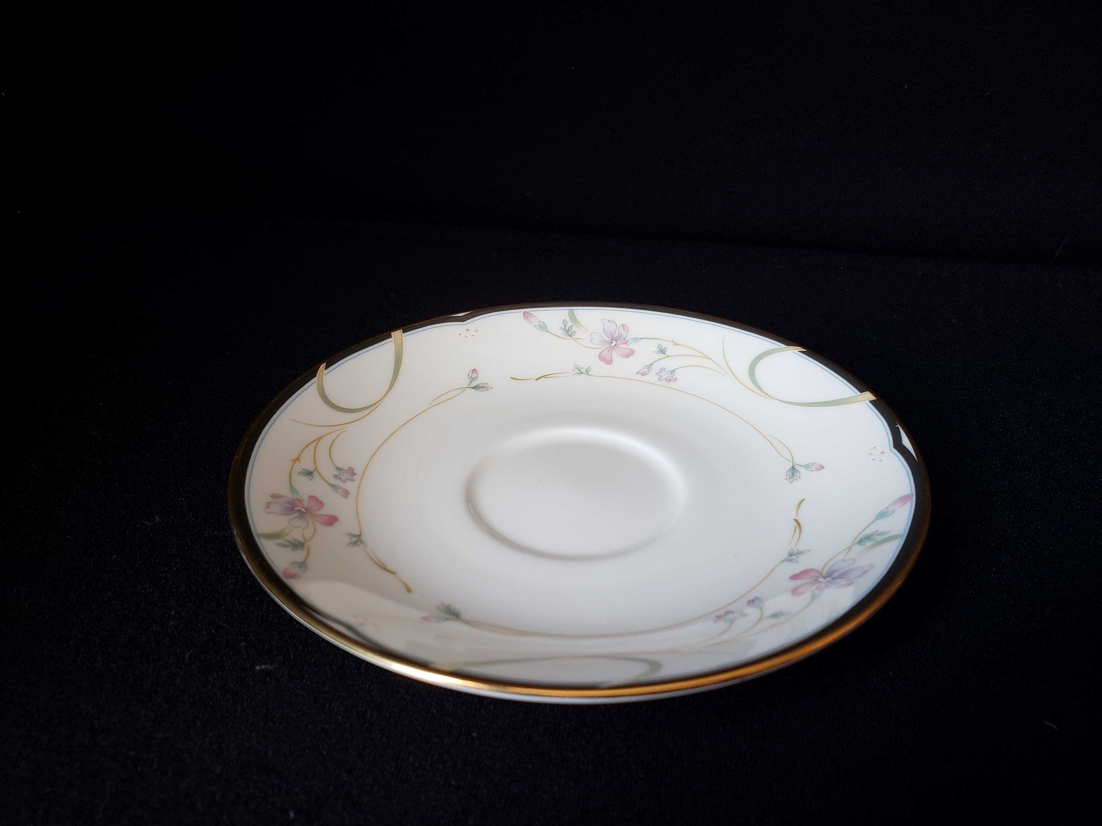 Vintage Lenox Debut Collection Constance Fine Bone Saucer ONLY (lot 1911)