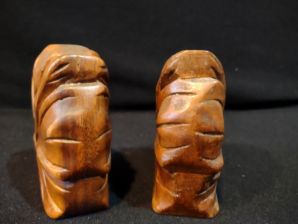 Vintage Philippines Wooden Carved Leaf Flower Salt and Pepper Shaker (lot 5380)