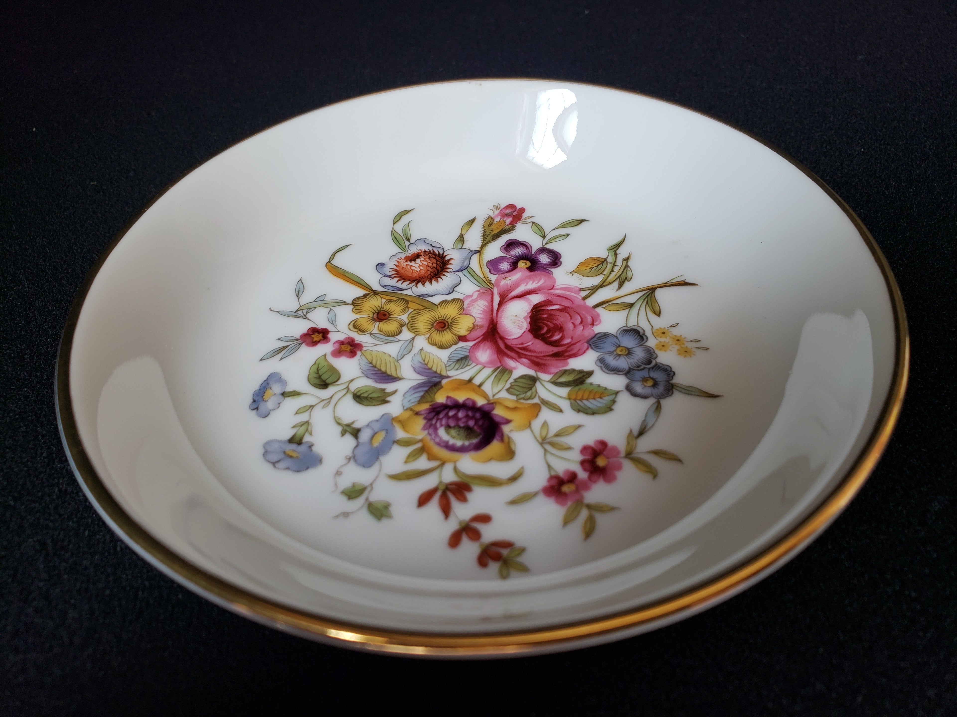 Vintage Royal Worcester Bournemouth Avon 1982 Small Dish 4-1/2" (lot 2066)