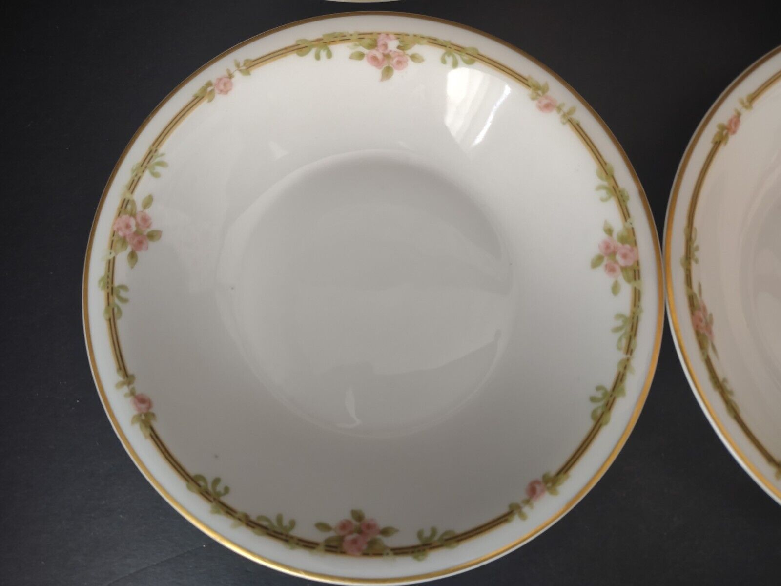 Haviland Limoges Schleiger 625 A Red Rose 6 x Coupe Salad Plate 7-1/2" (lot 537)