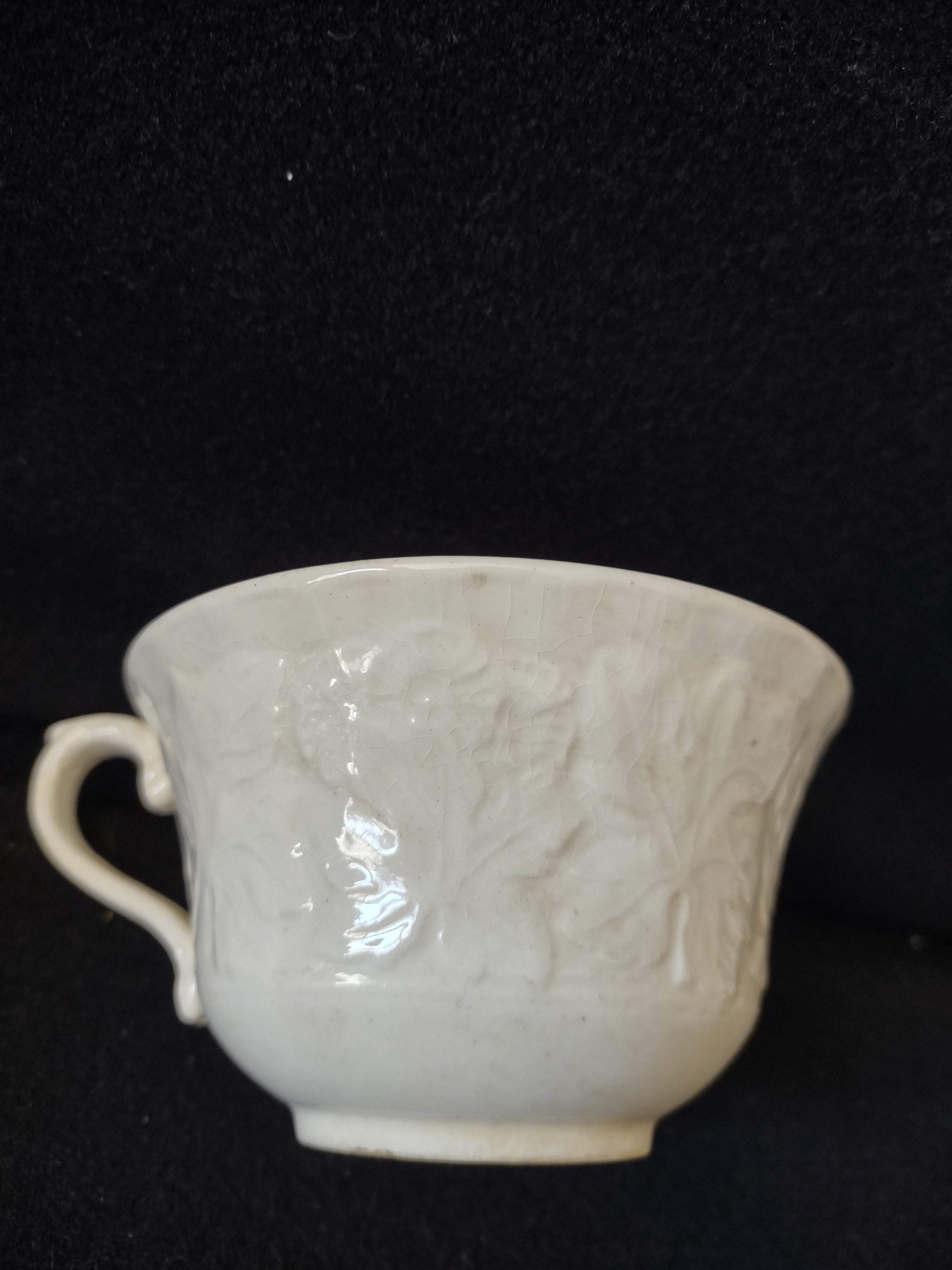 Vintage Embossed Floral Sparrow Cup Saucer Meakin England Cottagecore [5872]